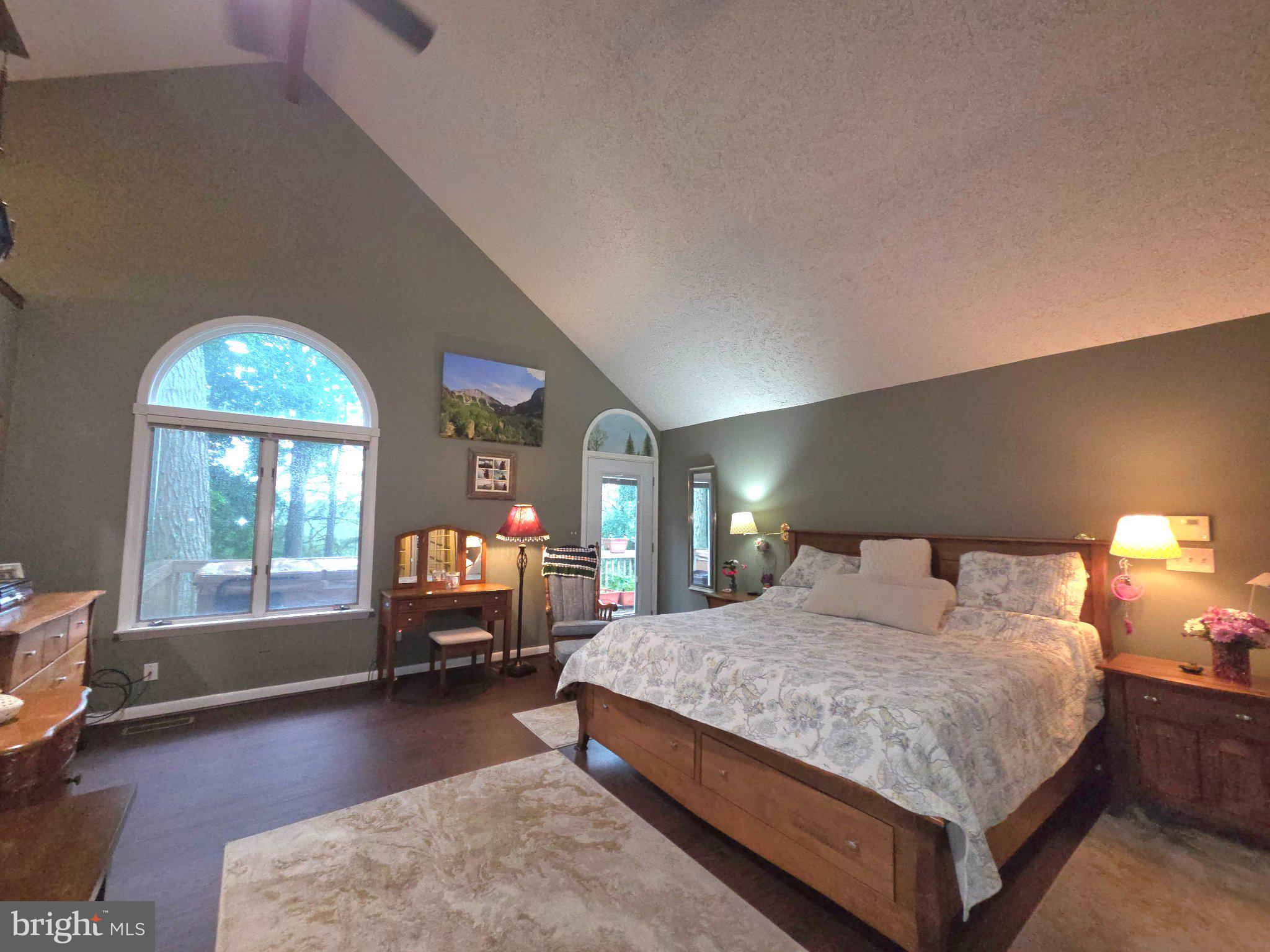 KENMAR MANOR - Residential