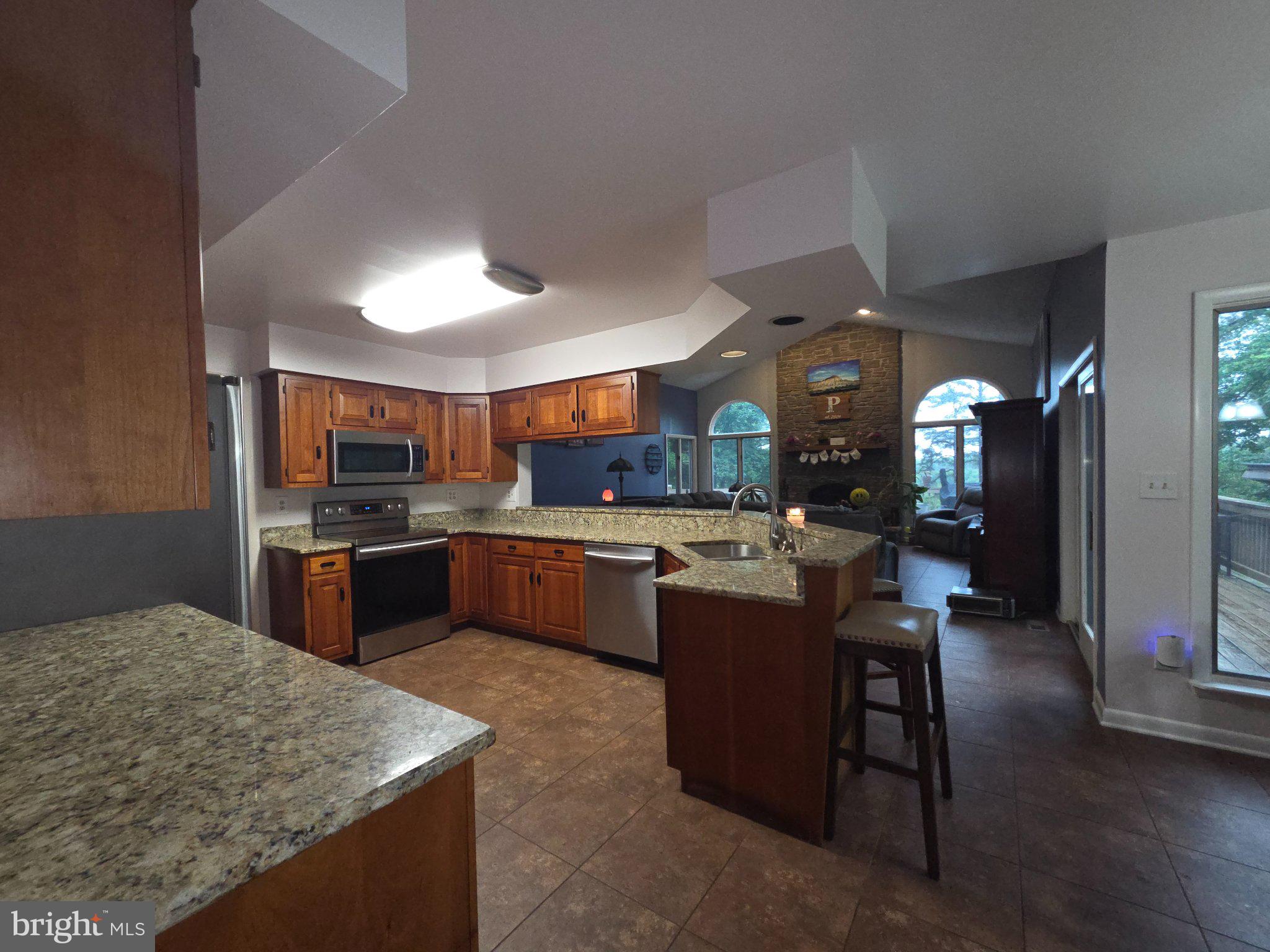 KENMAR MANOR - Residential