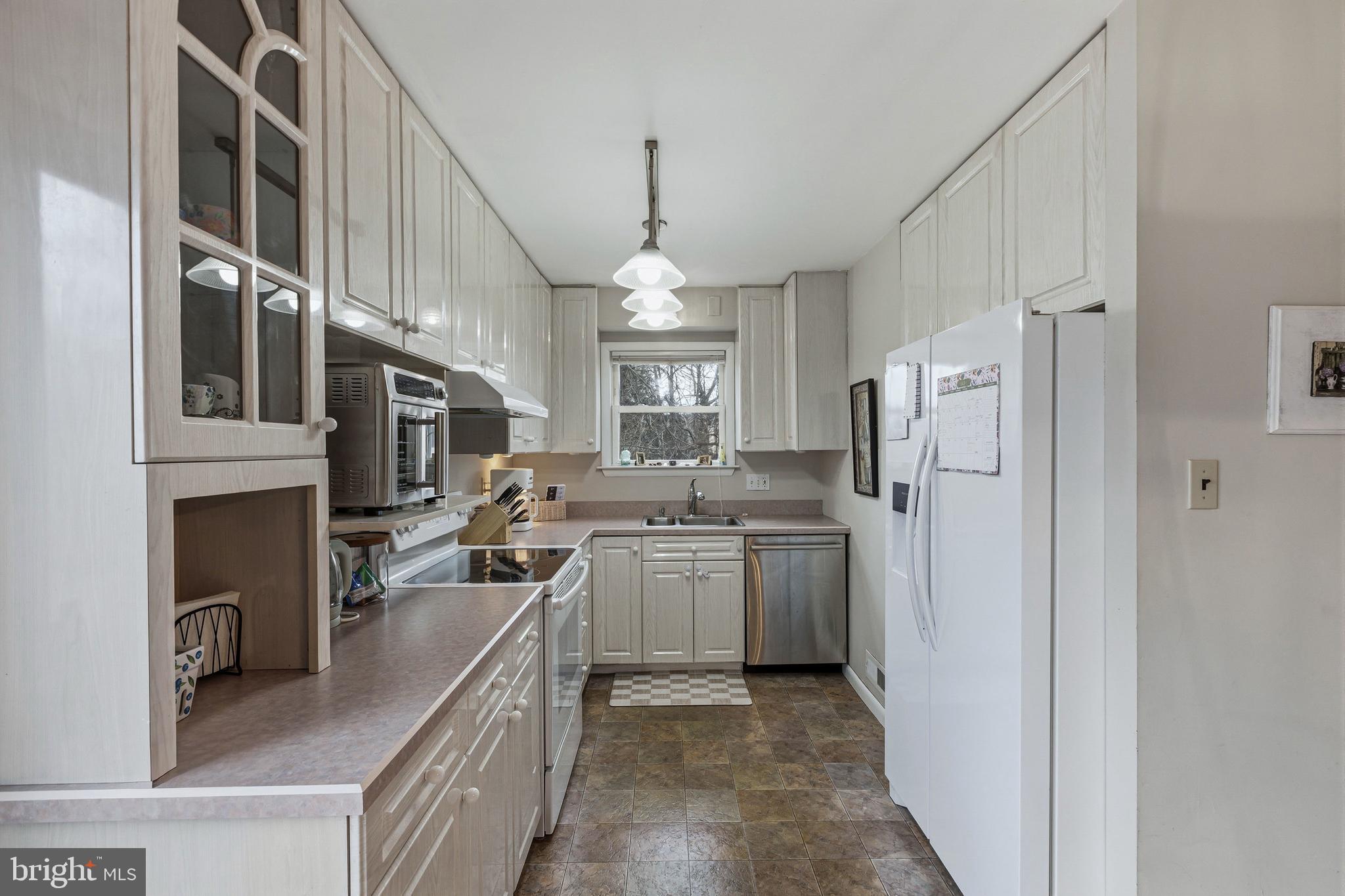 WEDGEWOOD ESTATES - Residential