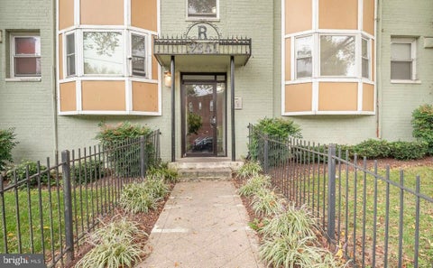 Condo For Sale - 2841 Gainesville Street #203<br/> WASHINGTON, DC 20020