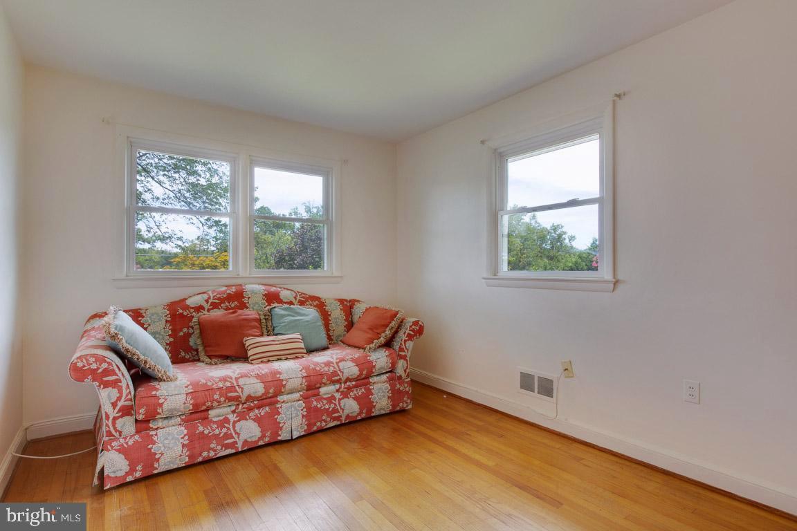 HILLANDALE FOREST - Residential