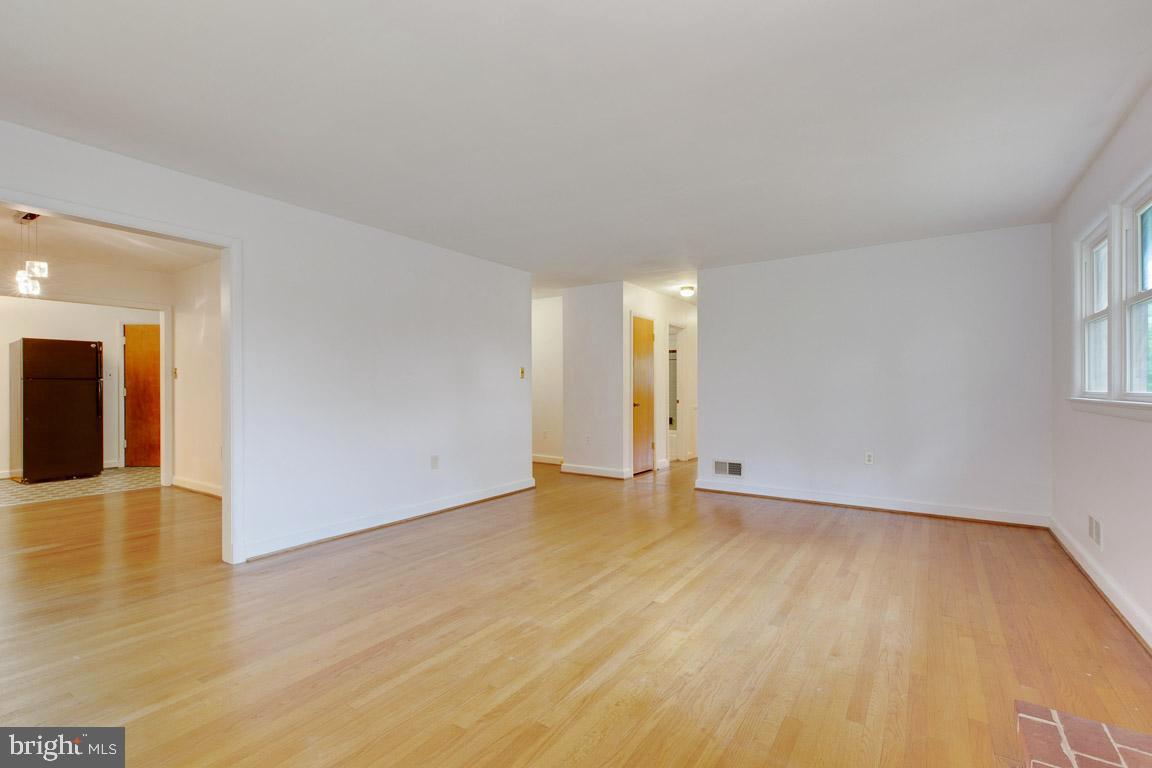 HILLANDALE FOREST - Residential