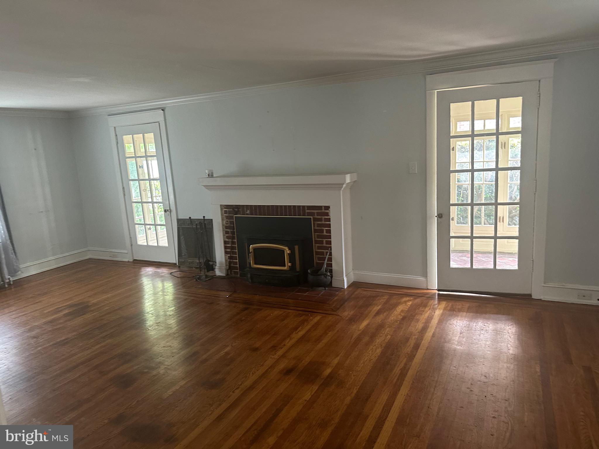 GLENSIDE - Residential Lease