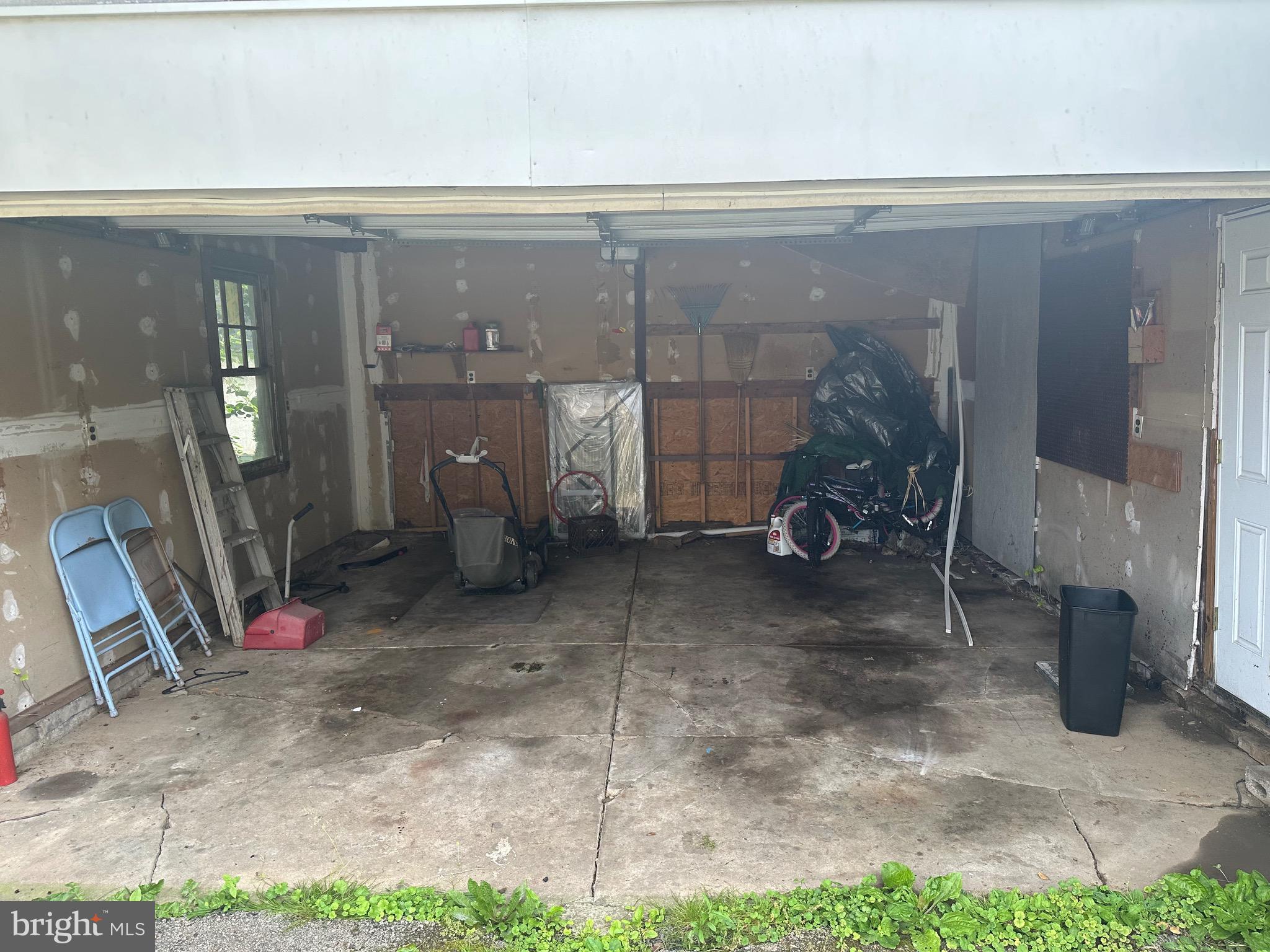 GLENSIDE - Residential Lease