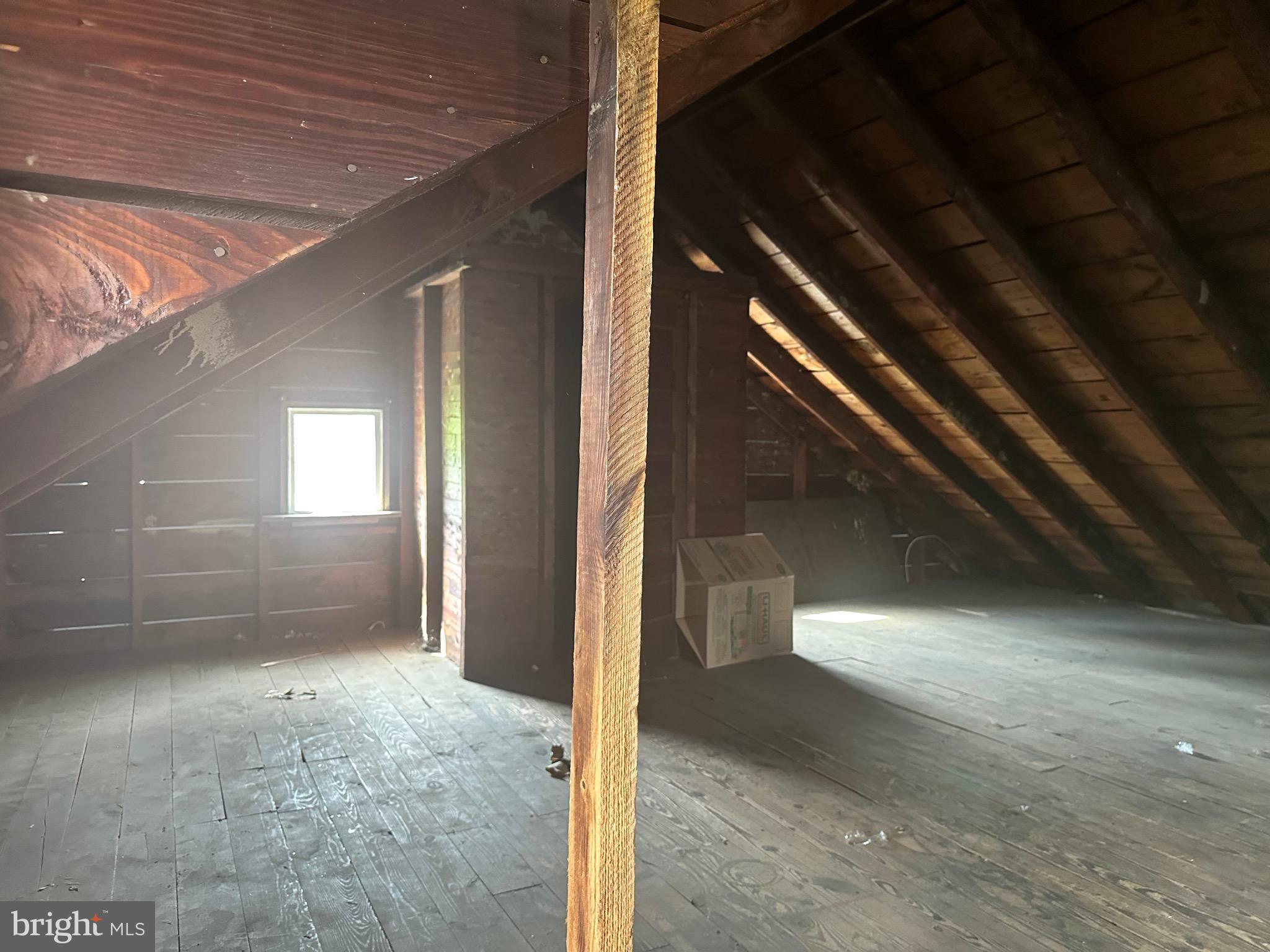 GLENSIDE - Residential Lease