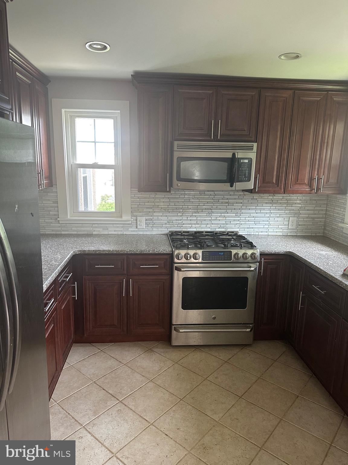 GLENSIDE - Residential Lease