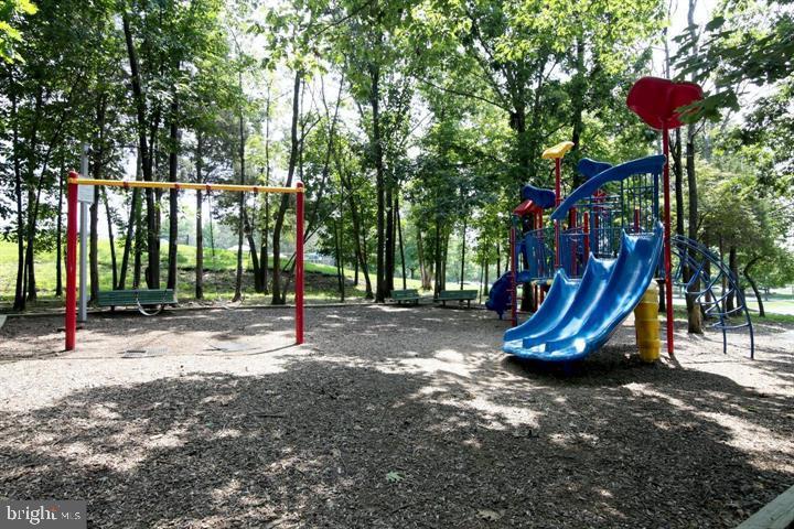 BULL RUN CONDO - Residential