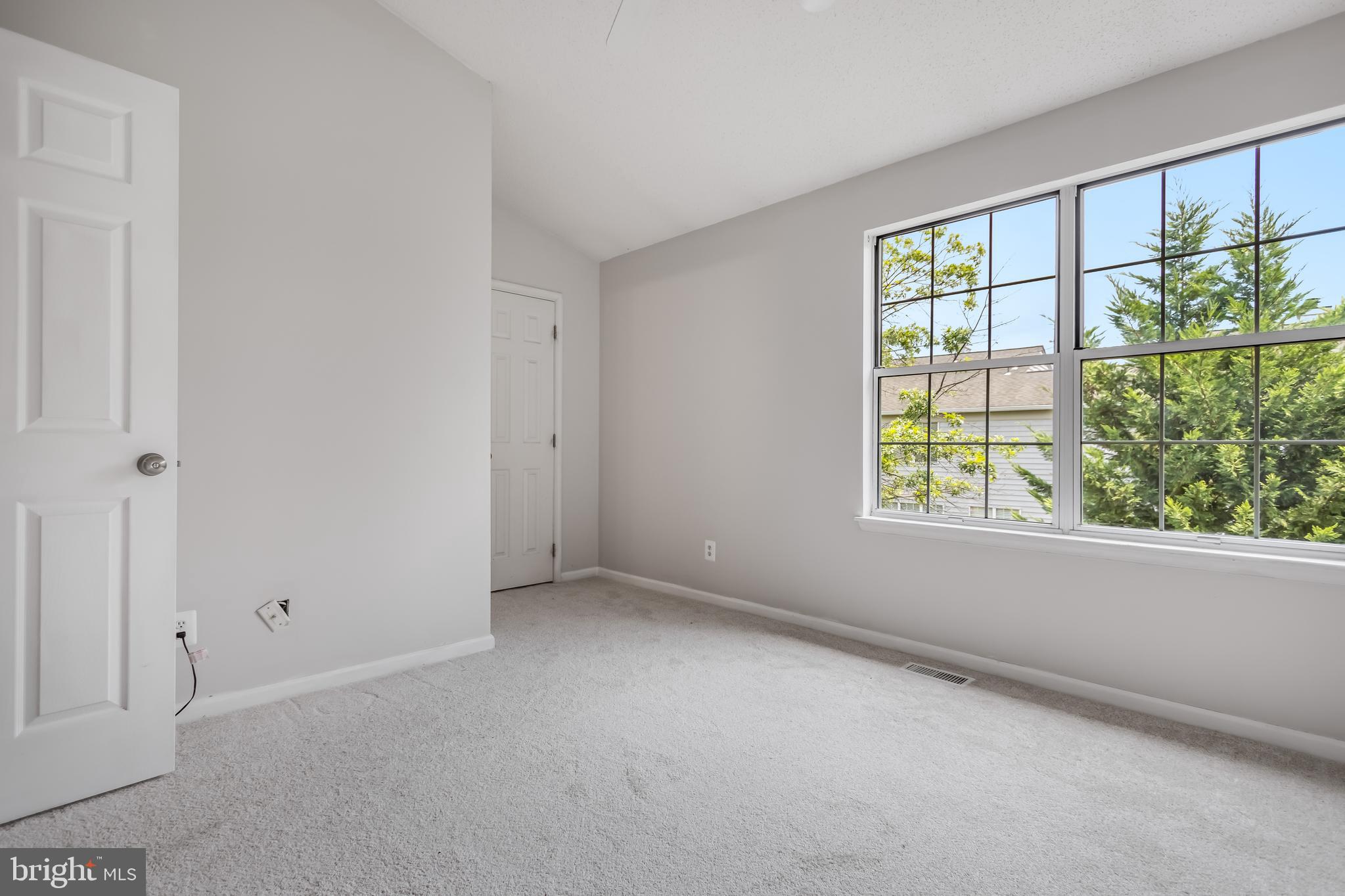 BULL RUN CONDO - Residential