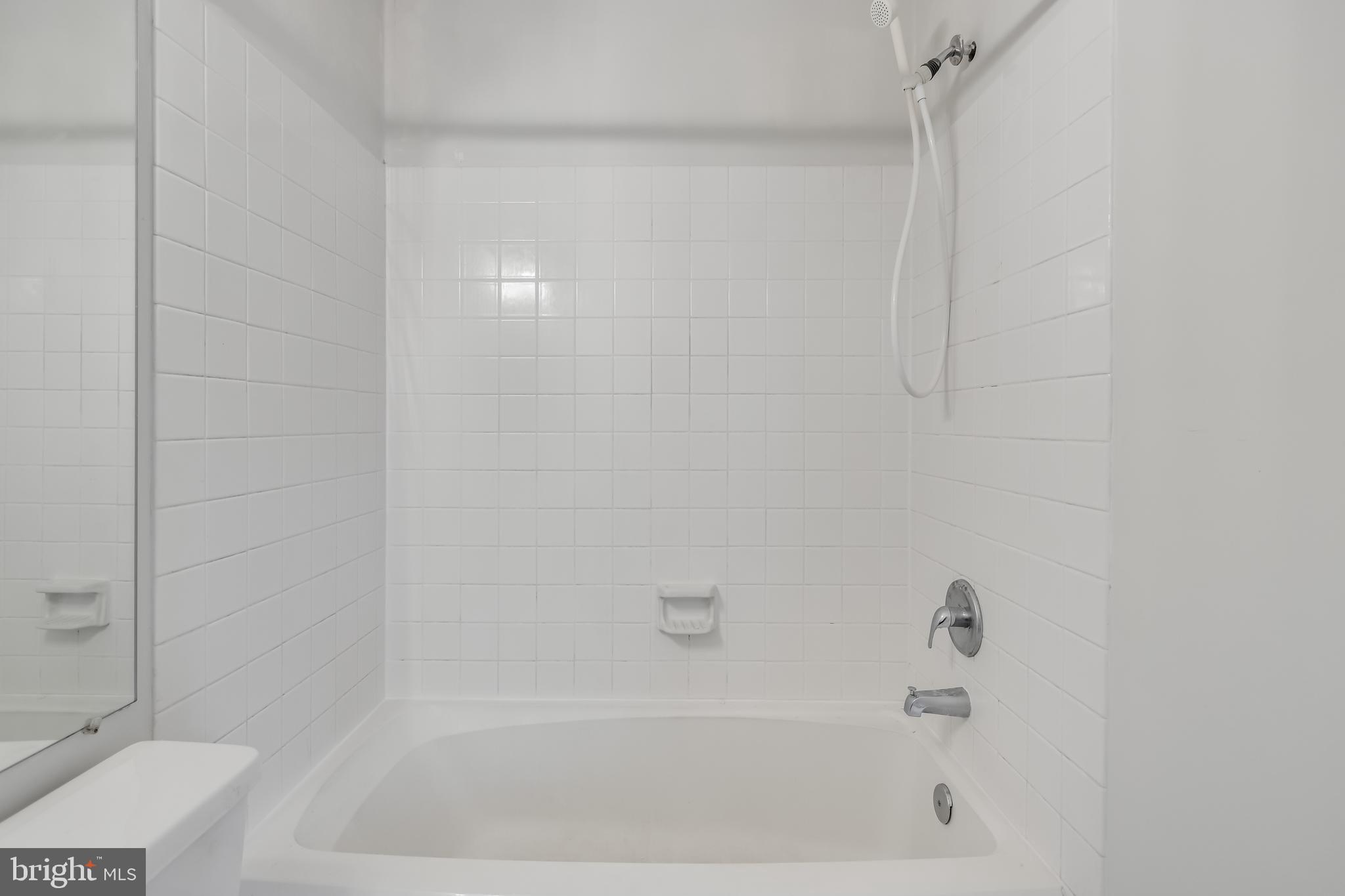 BULL RUN CONDO - Residential