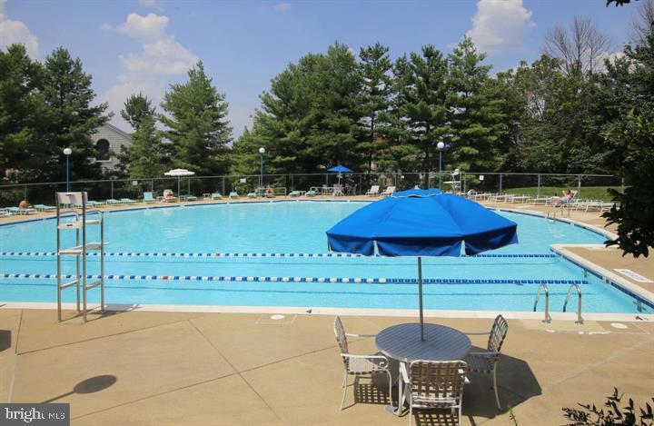 BULL RUN CONDO - Residential