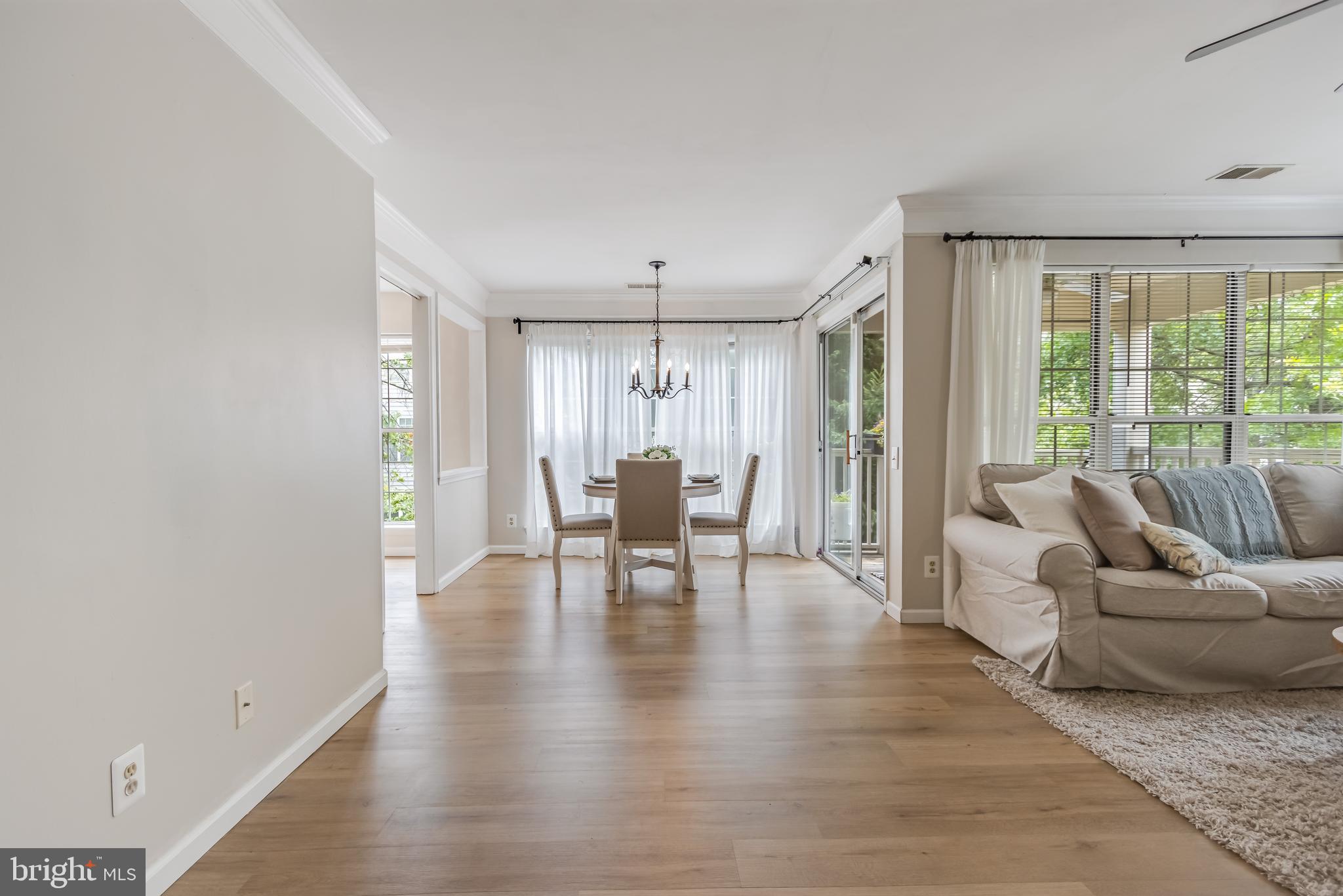 BULL RUN CONDO - Residential