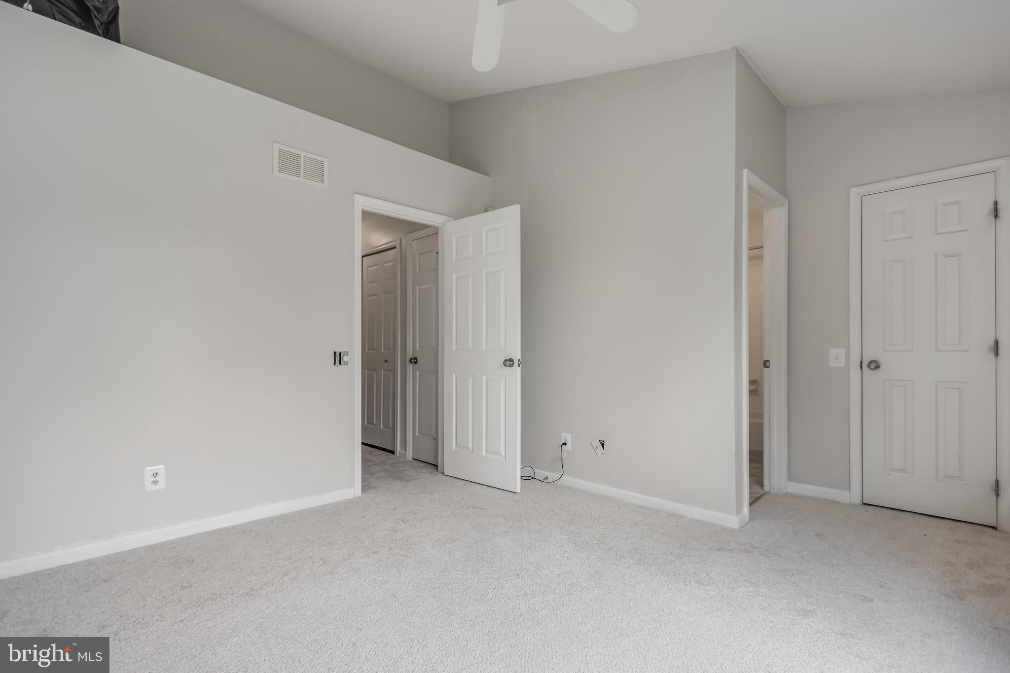 BULL RUN CONDO - Residential