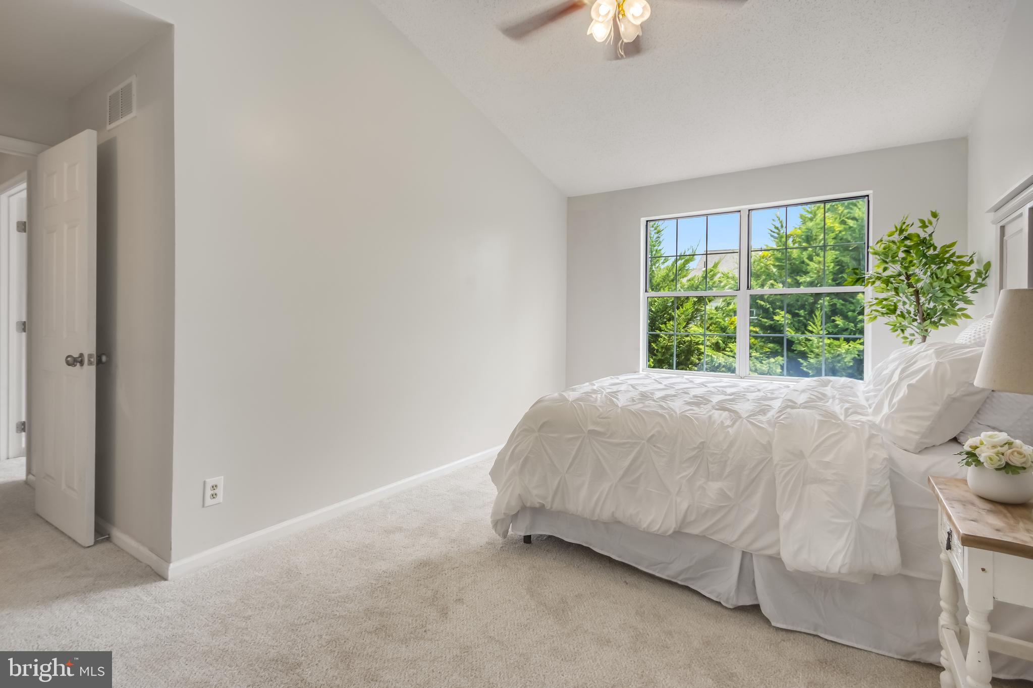 BULL RUN CONDO - Residential