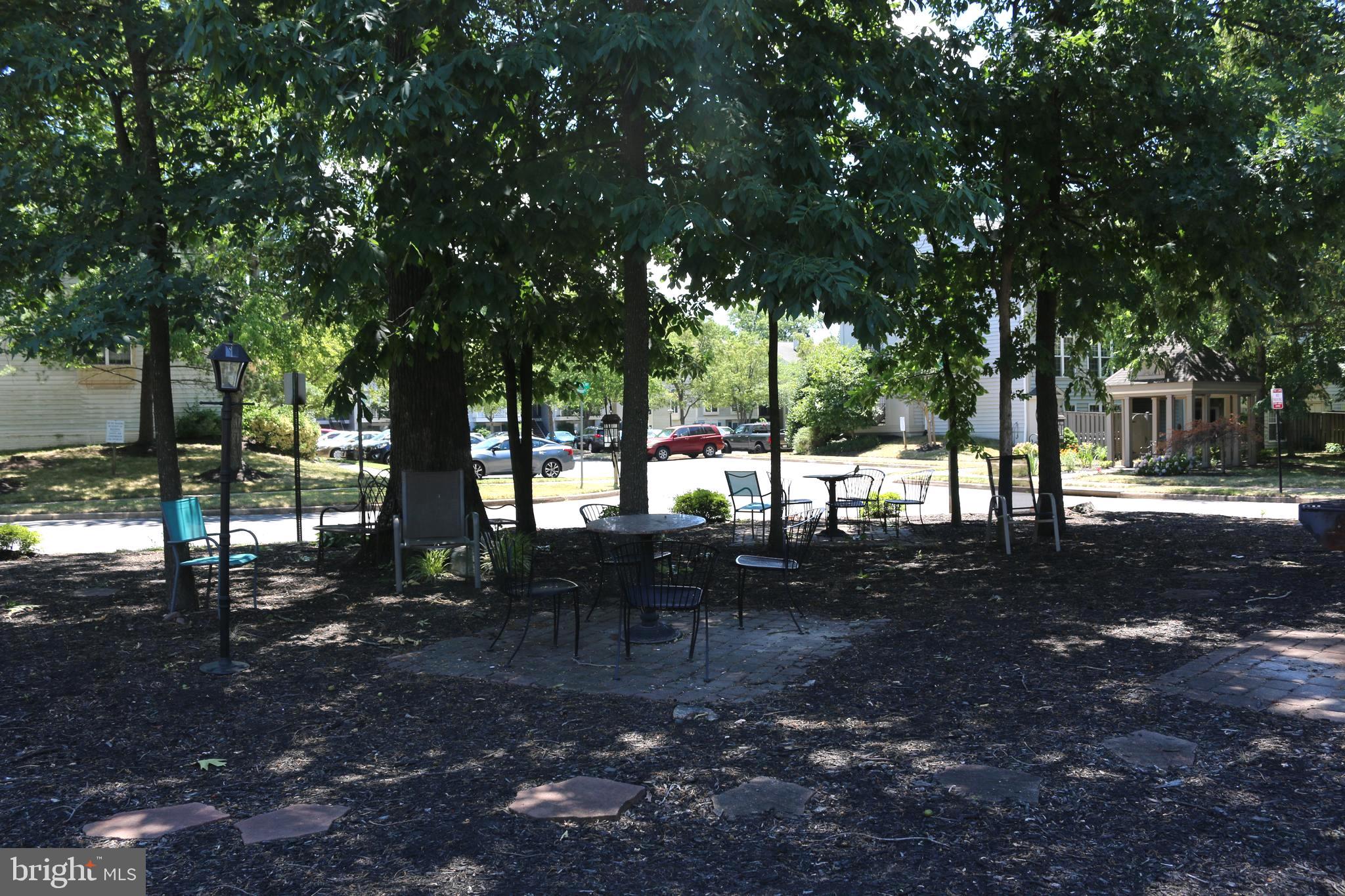 BULL RUN CONDO - Residential