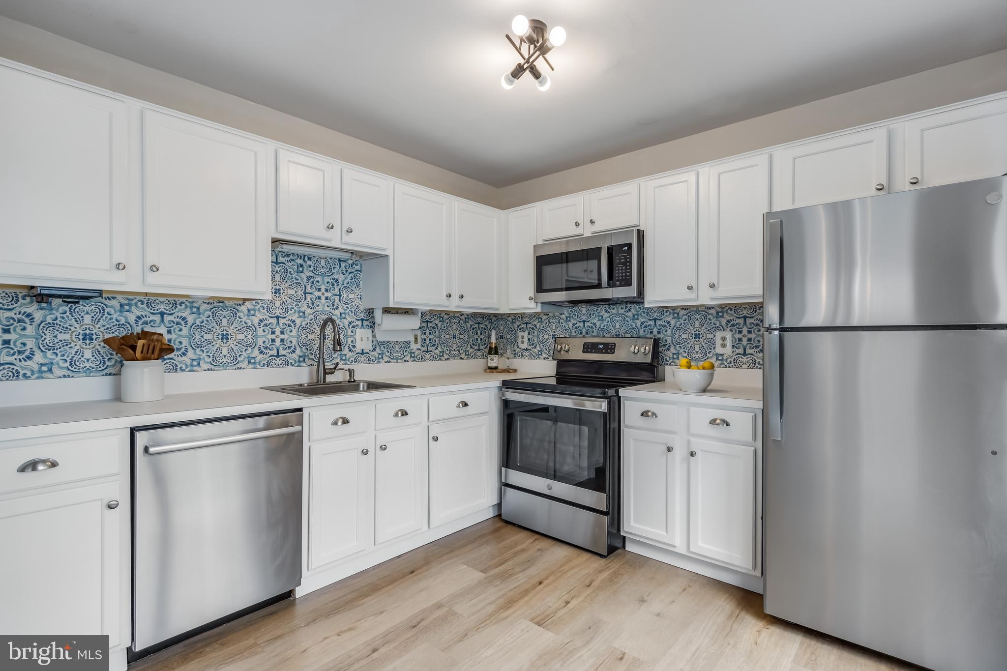 BULL RUN CONDO - Residential