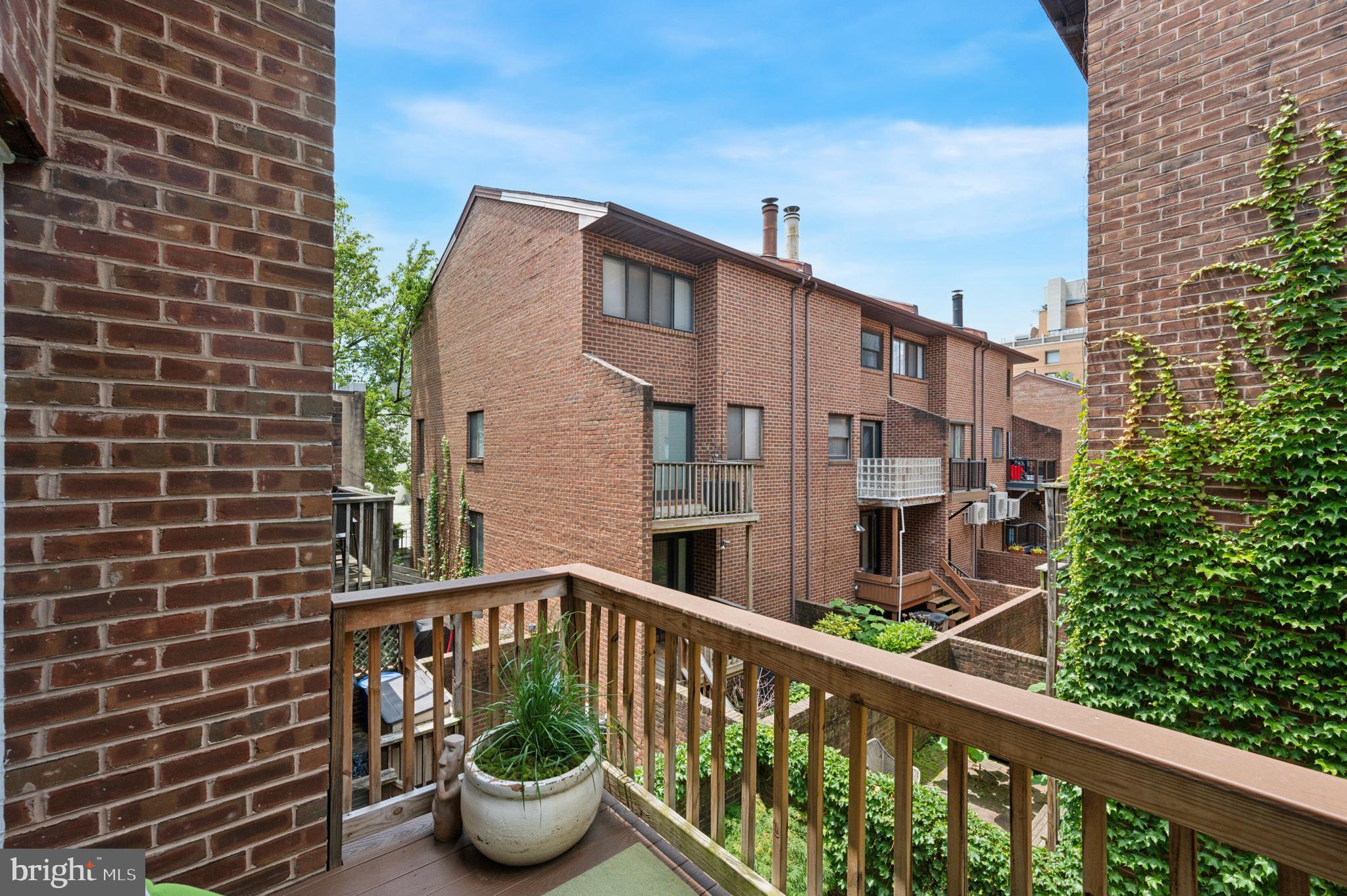 WASHINGTON SQ WEST - Residential