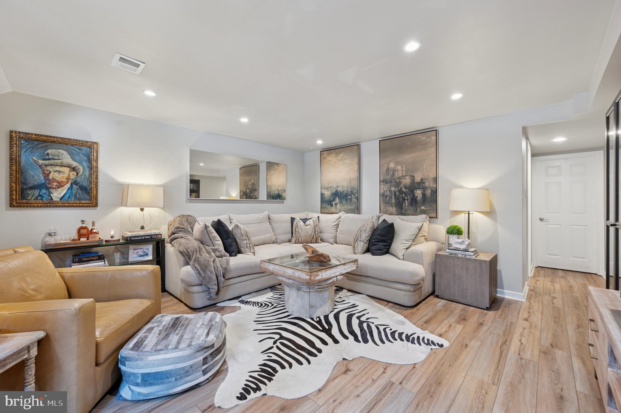 WASHINGTON SQ WEST - Residential