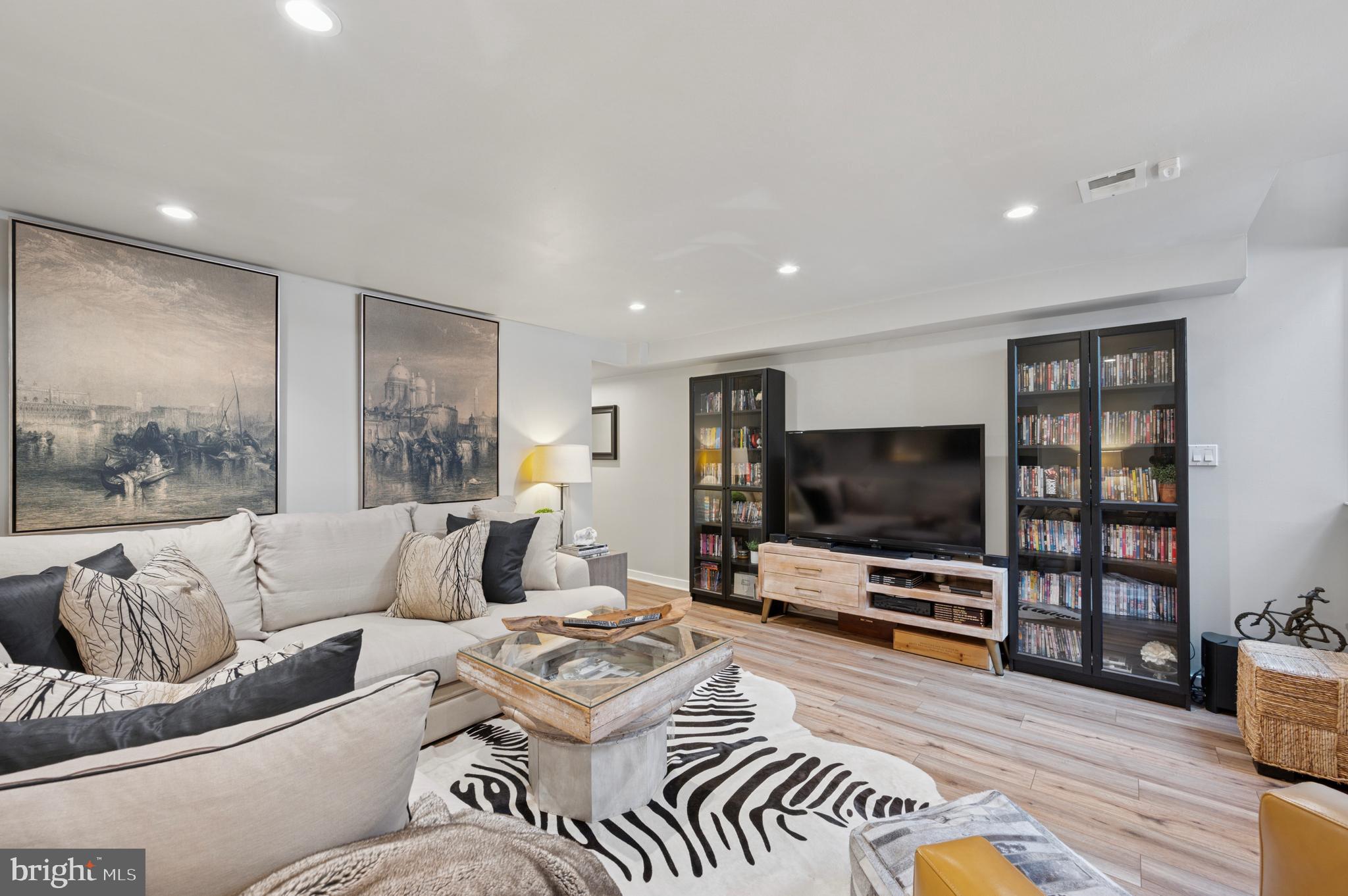 WASHINGTON SQ WEST - Residential