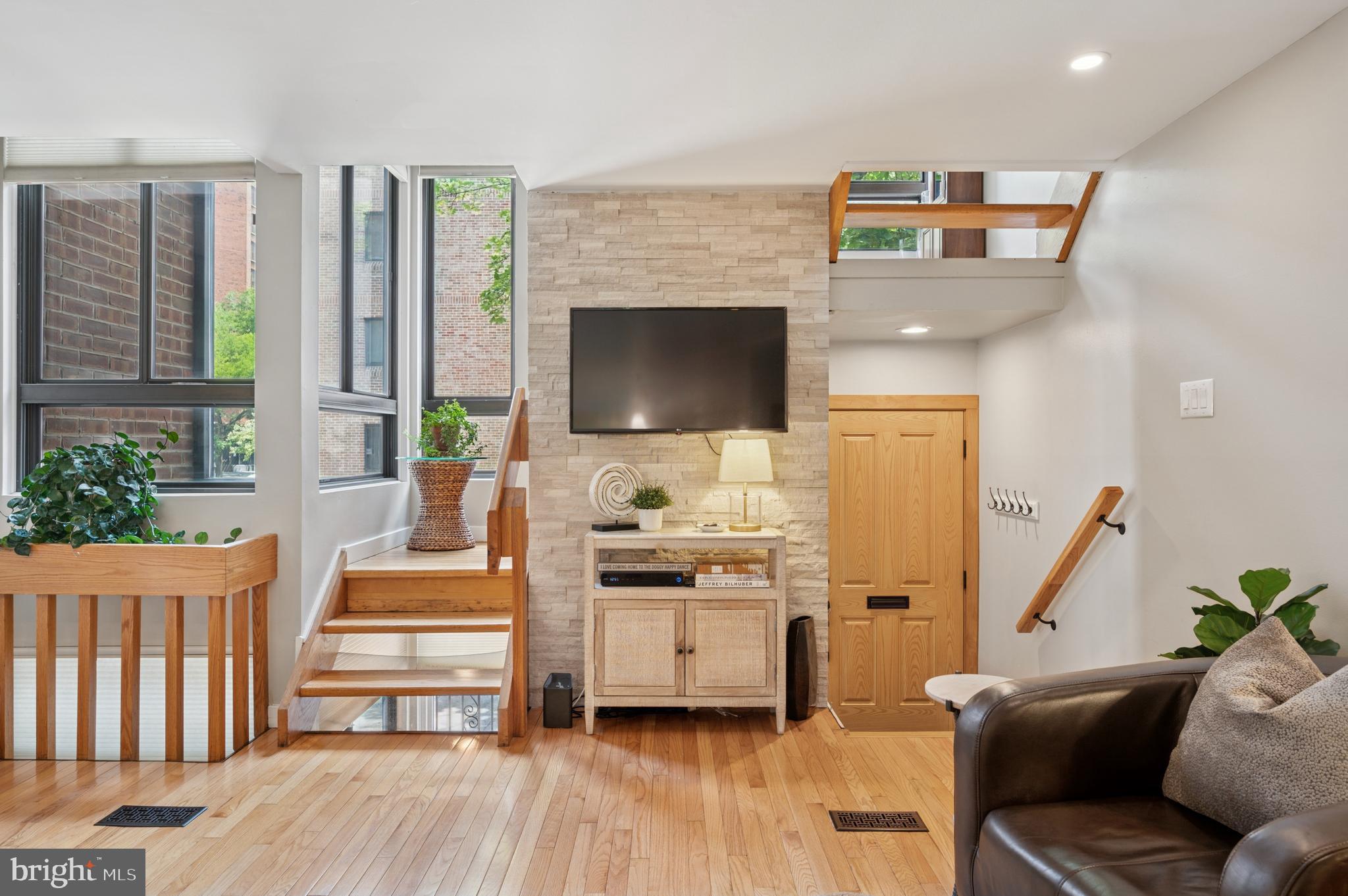 WASHINGTON SQ WEST - Residential