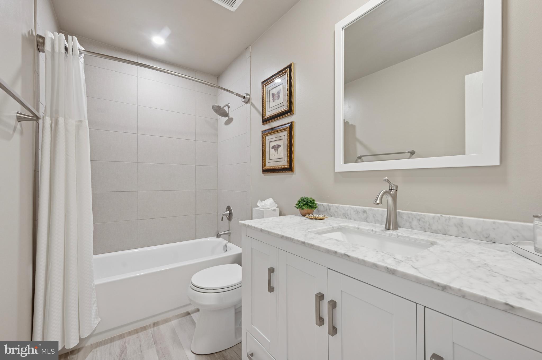 WASHINGTON SQ WEST - Residential