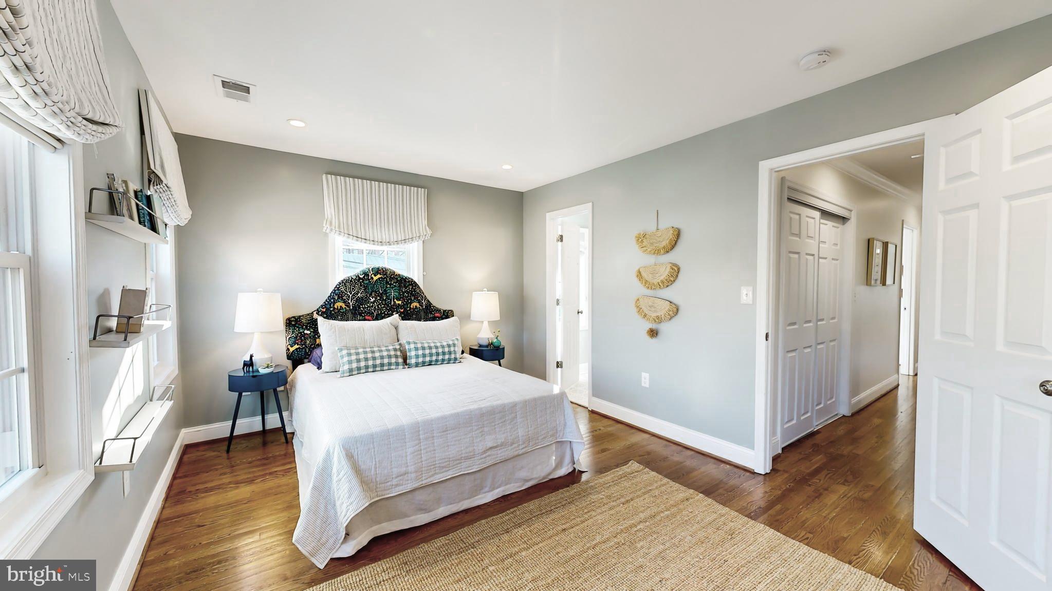 OLD TOWN ALEXANDRIA - Residential