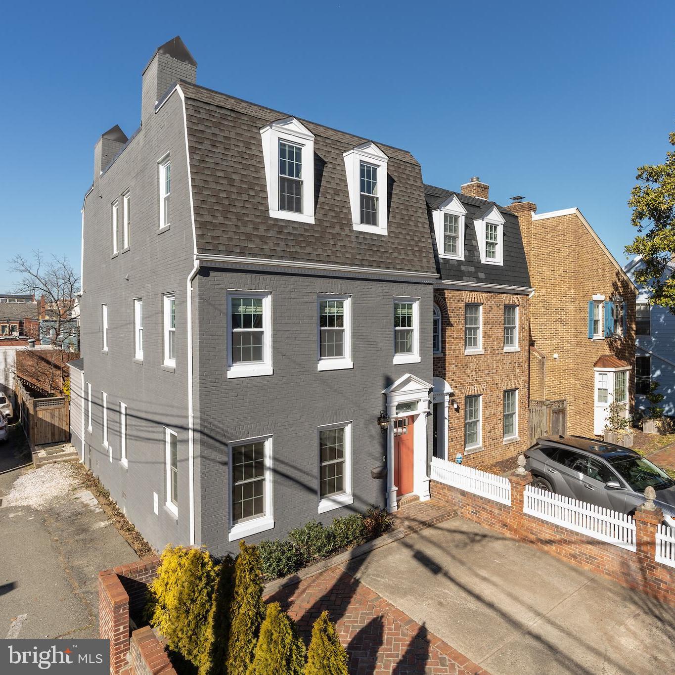 OLD TOWN ALEXANDRIA - Residential