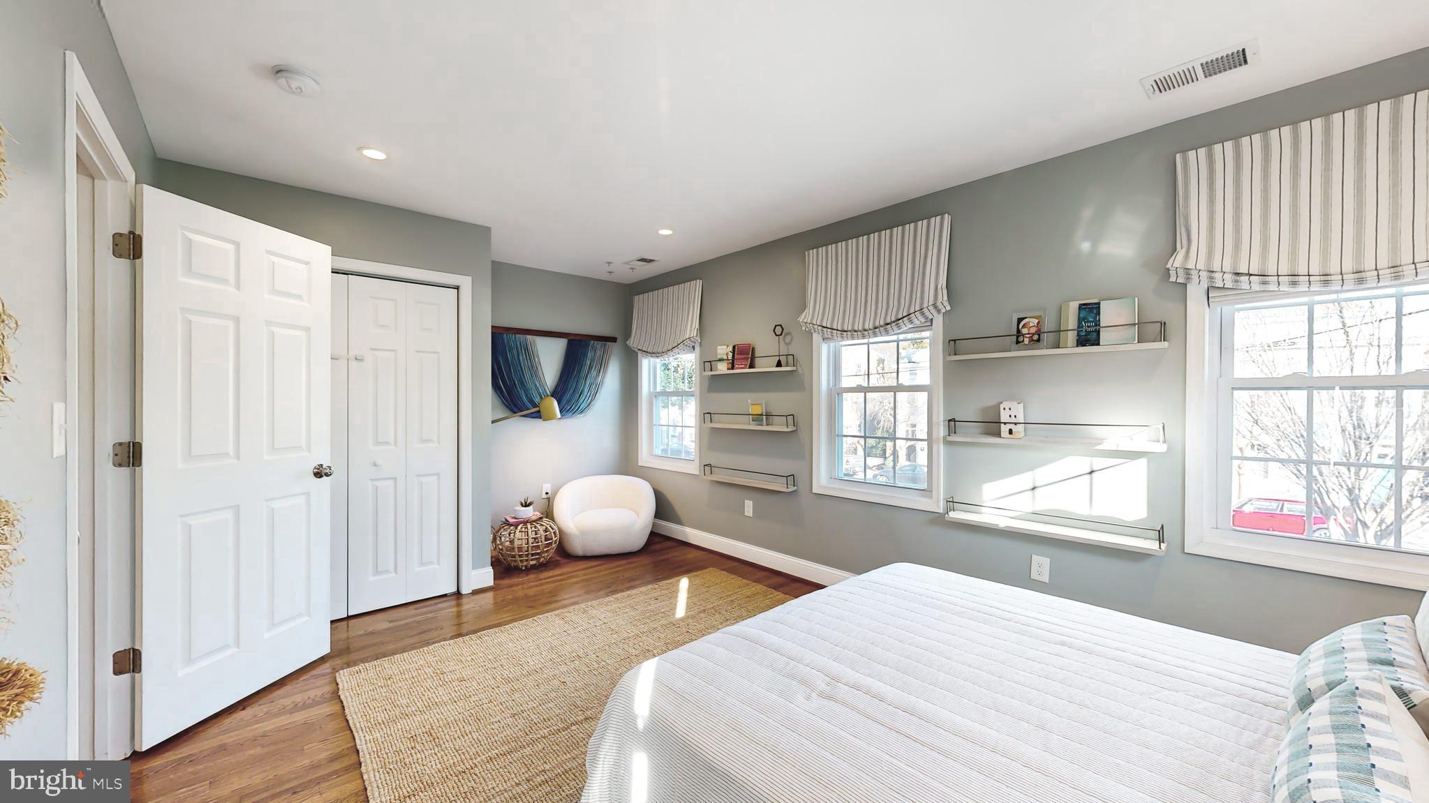 OLD TOWN ALEXANDRIA - Residential