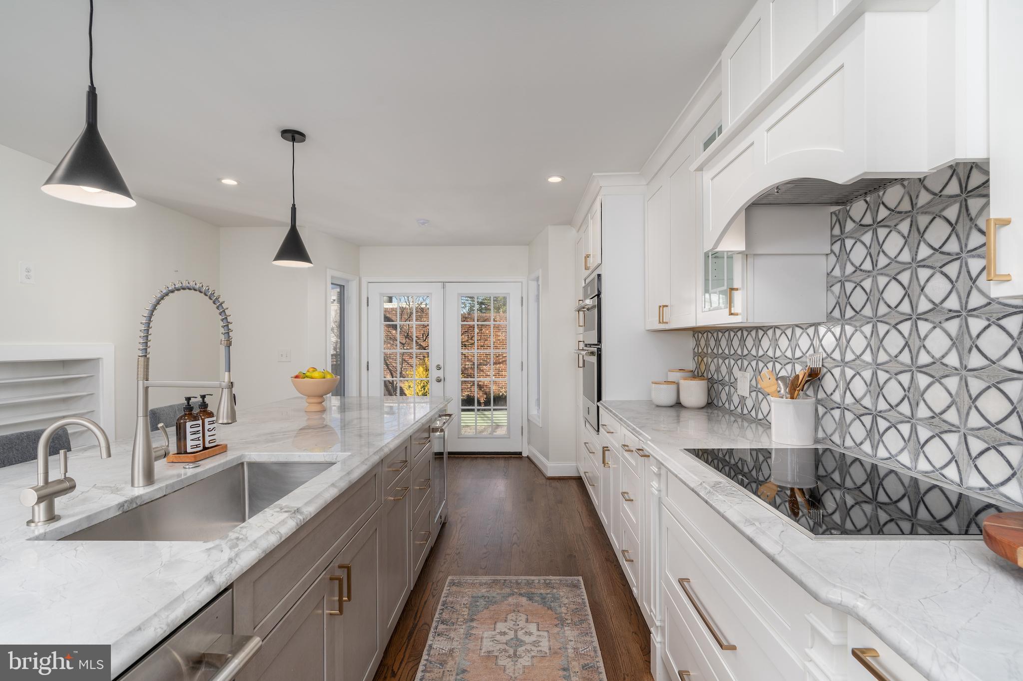 OLD TOWN ALEXANDRIA - Residential