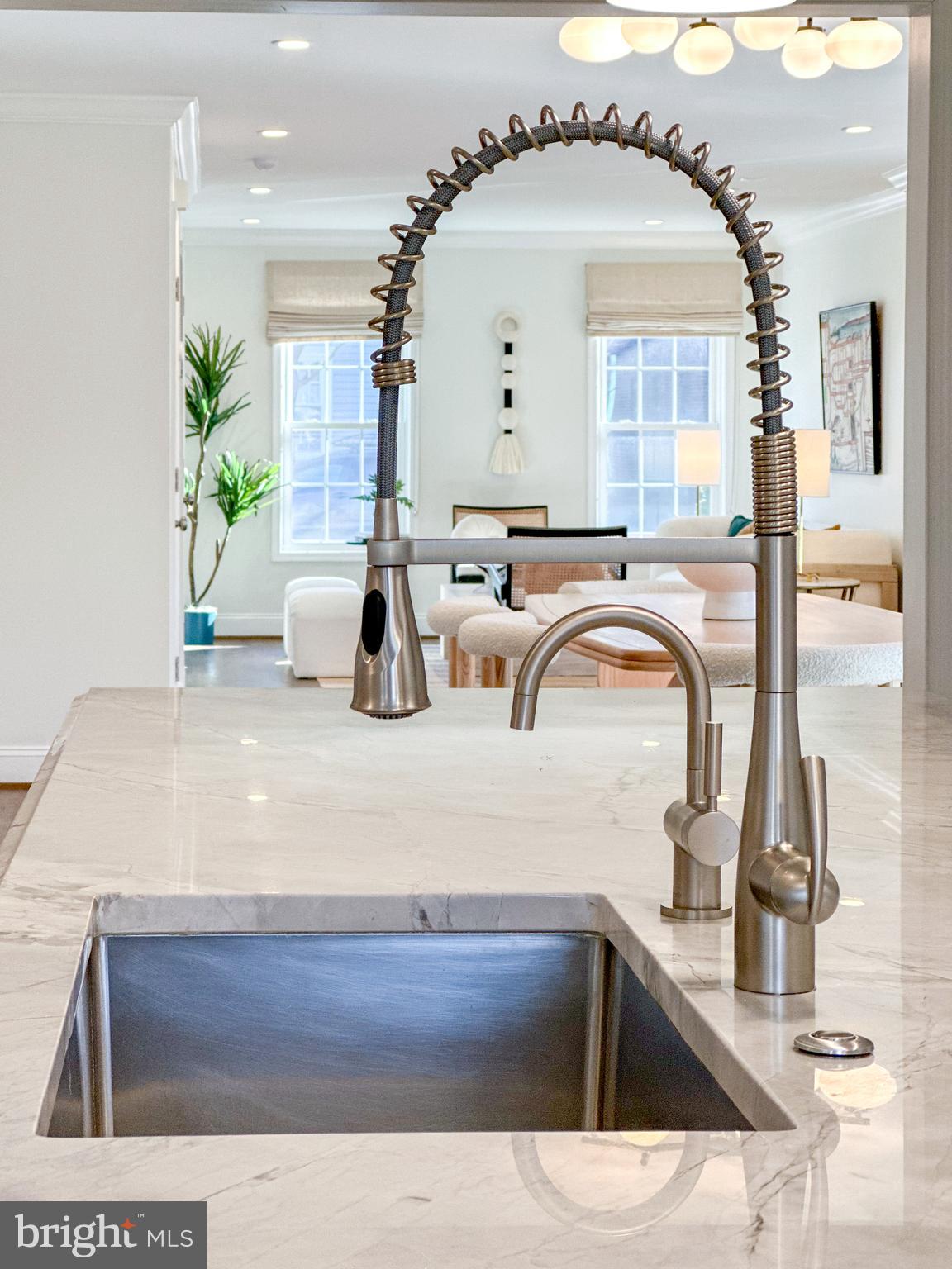 OLD TOWN ALEXANDRIA - Residential