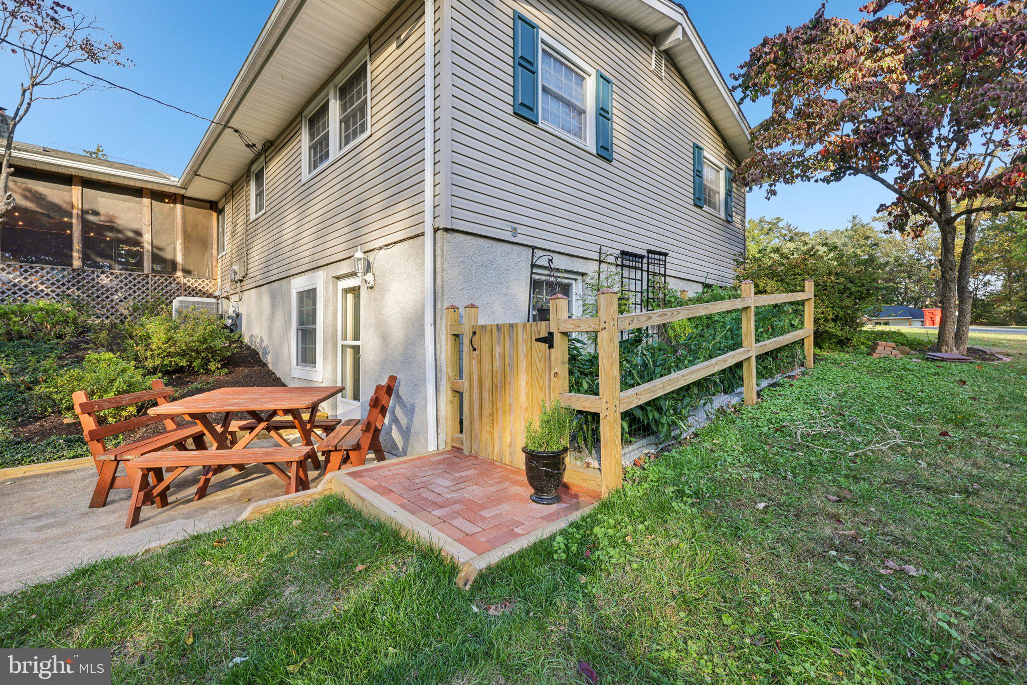 PLEASANT HILLS - Residential