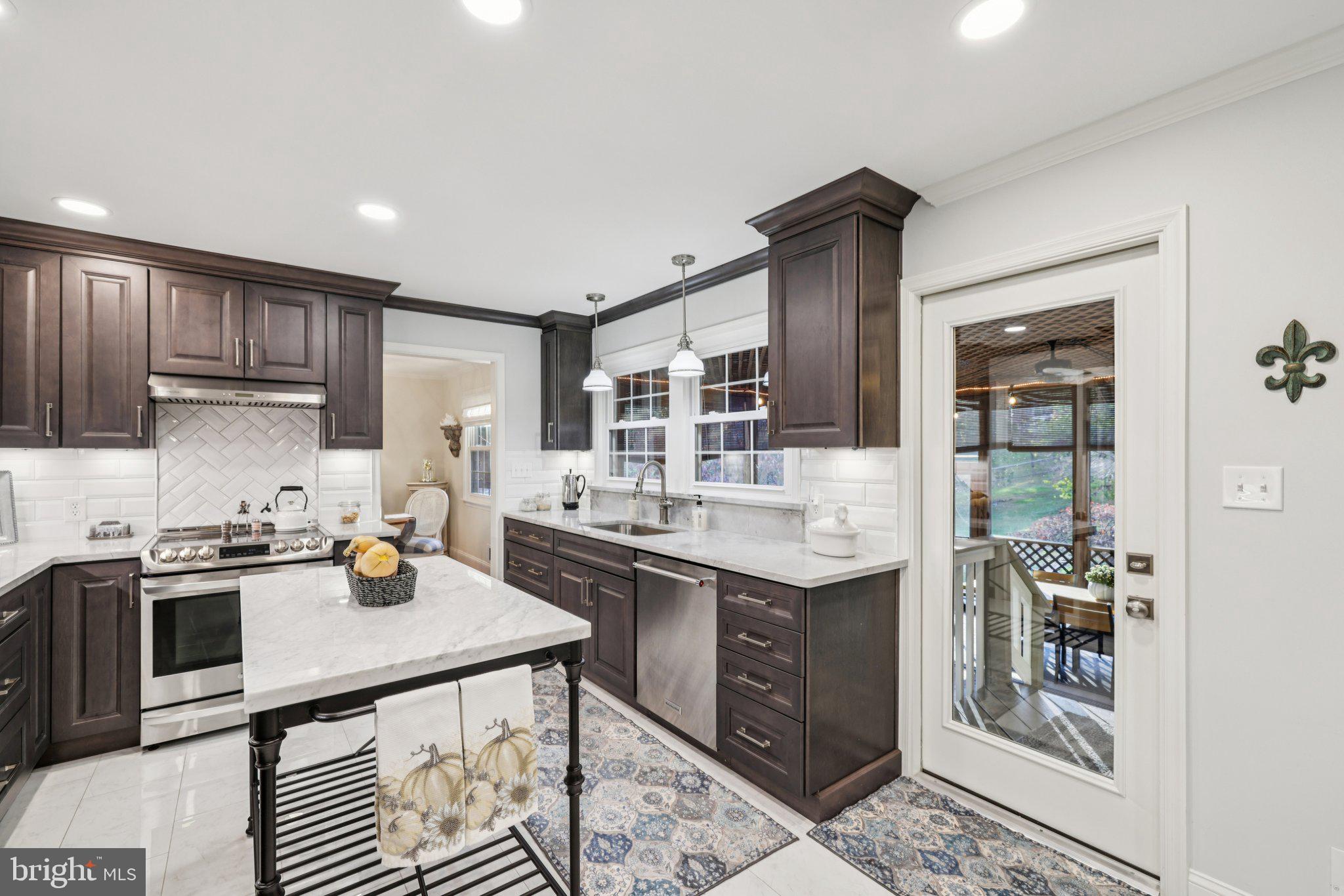 PLEASANT HILLS - Residential