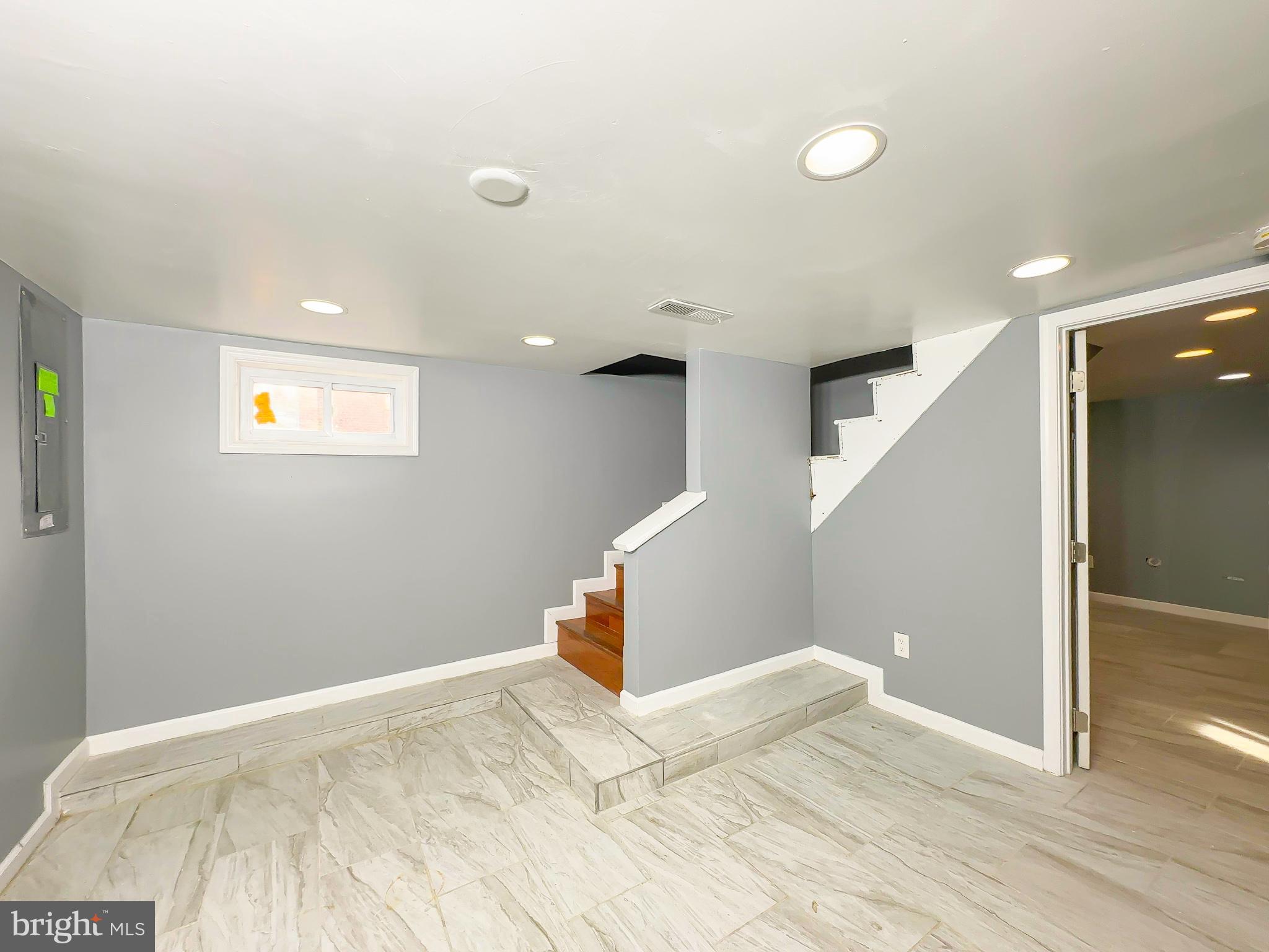 ARBUTUS - Residential Lease
