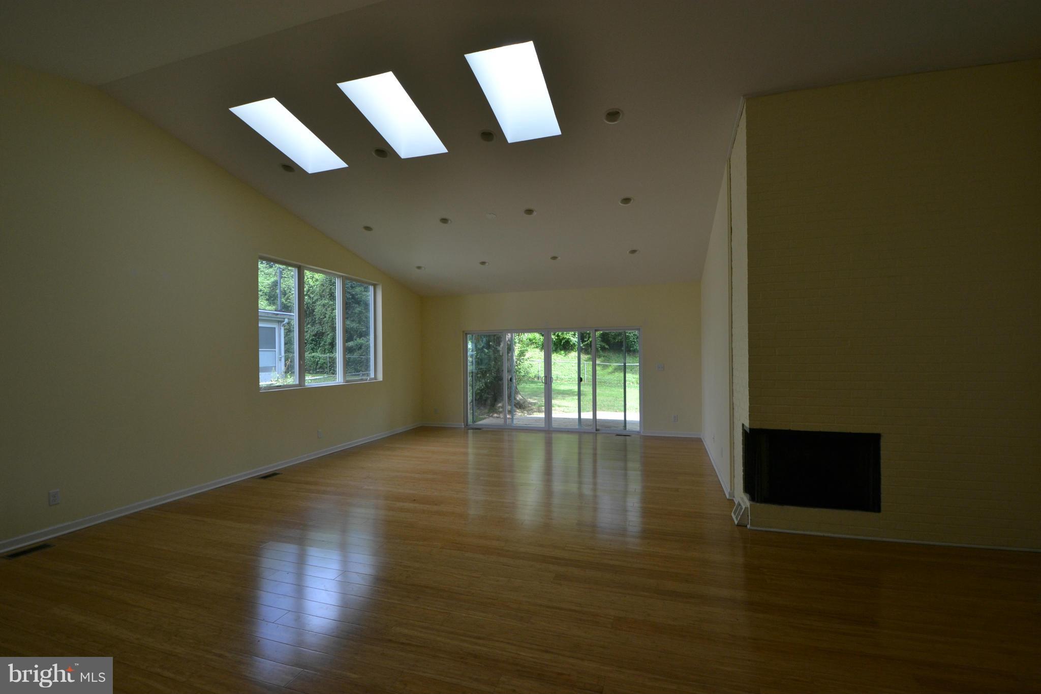 SUMMIT PARK - Residential Lease