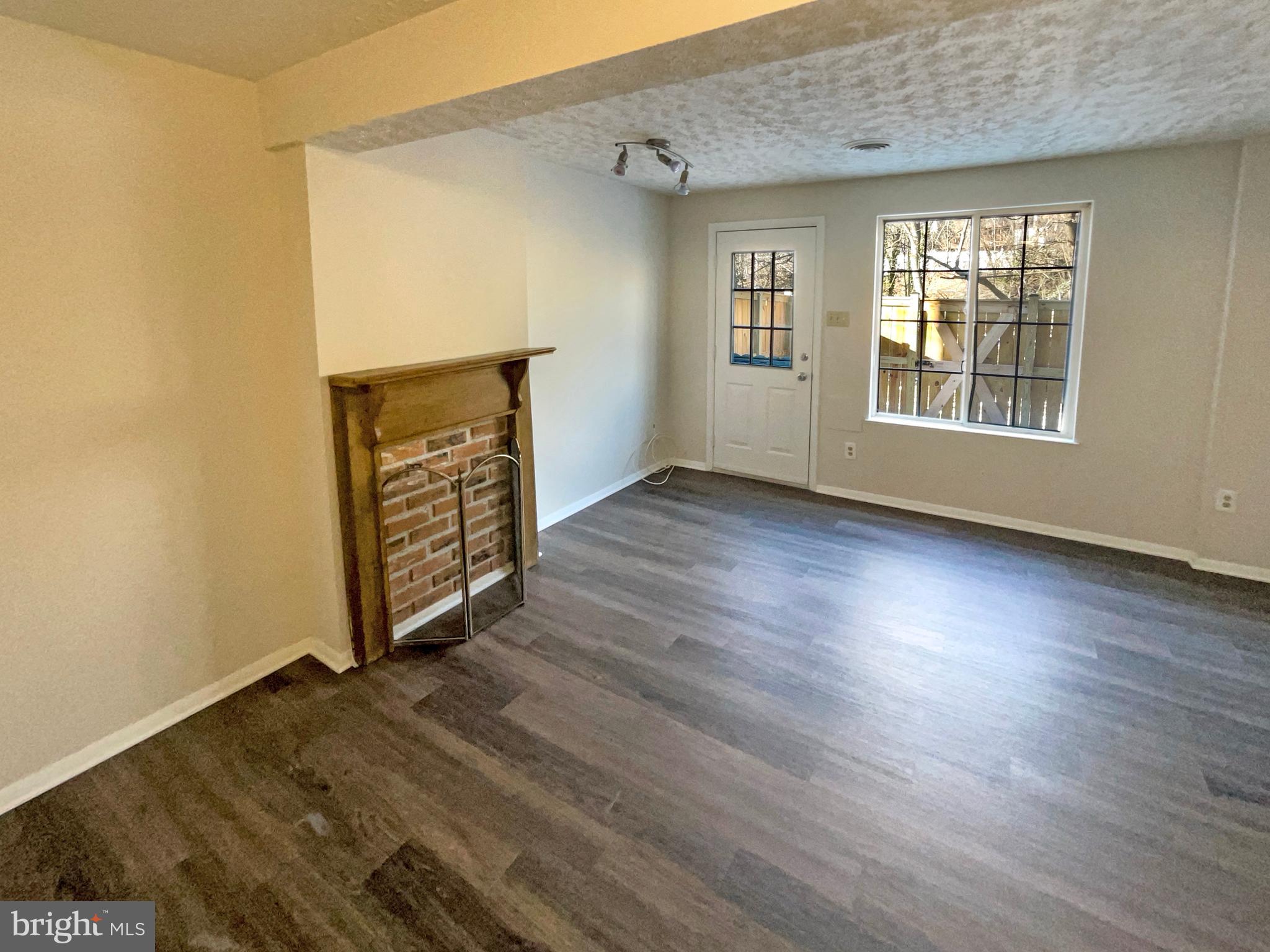 DEVILS REACH CONDOS - Residential