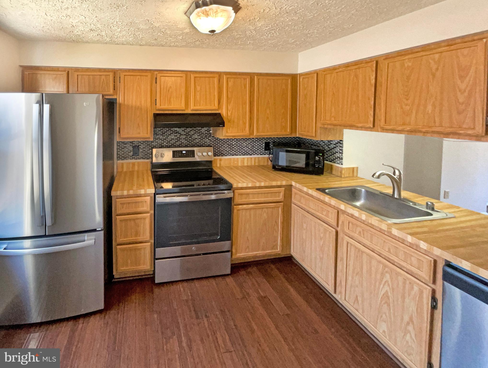 DEVILS REACH CONDOS - Residential