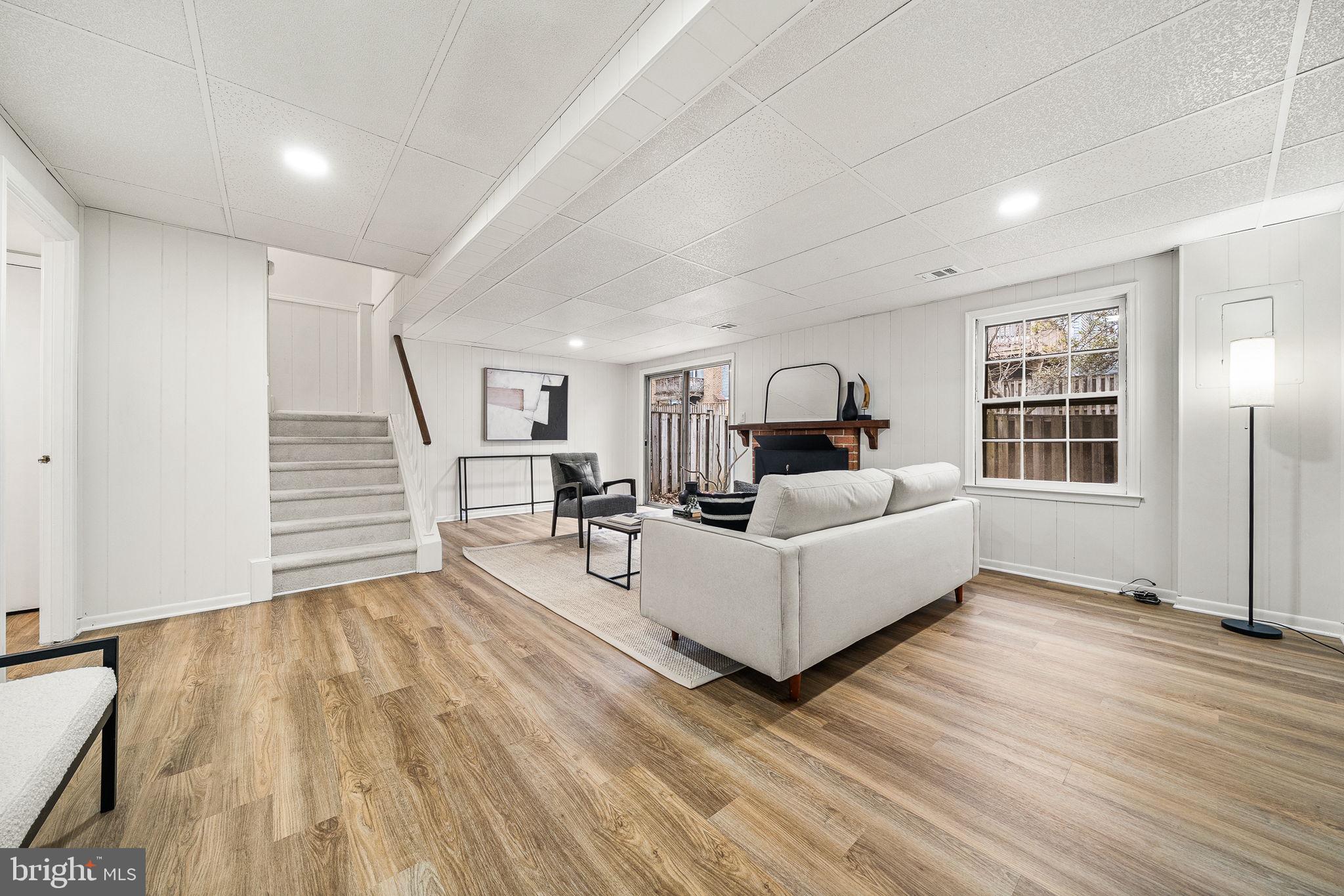 COUNTRY CREEK - Residential