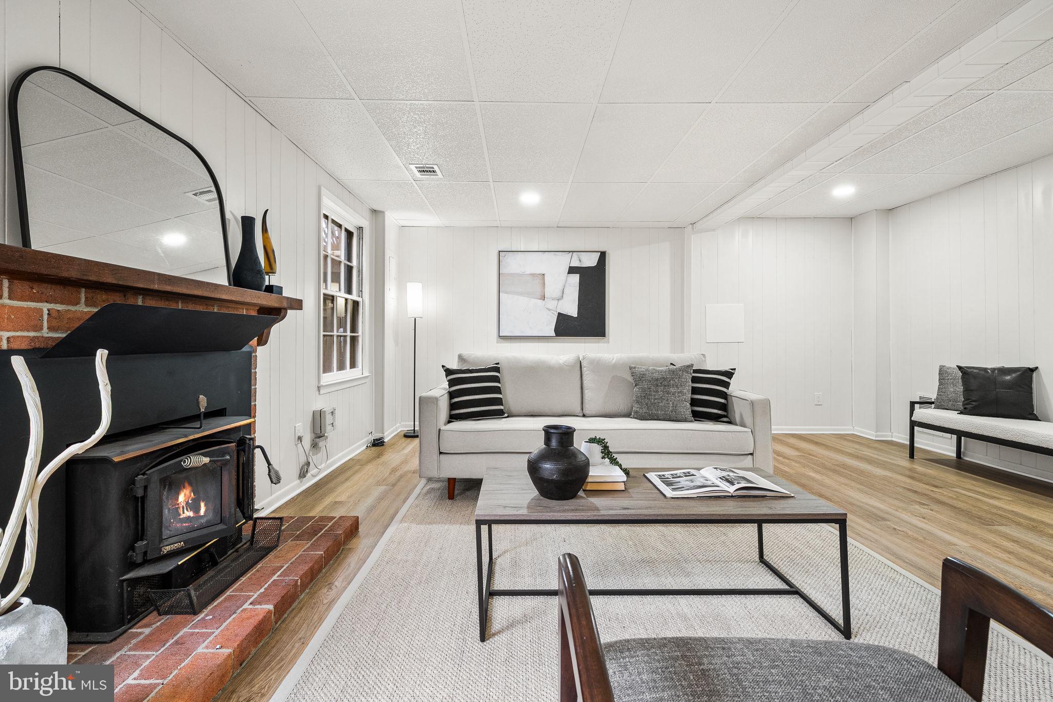 COUNTRY CREEK - Residential