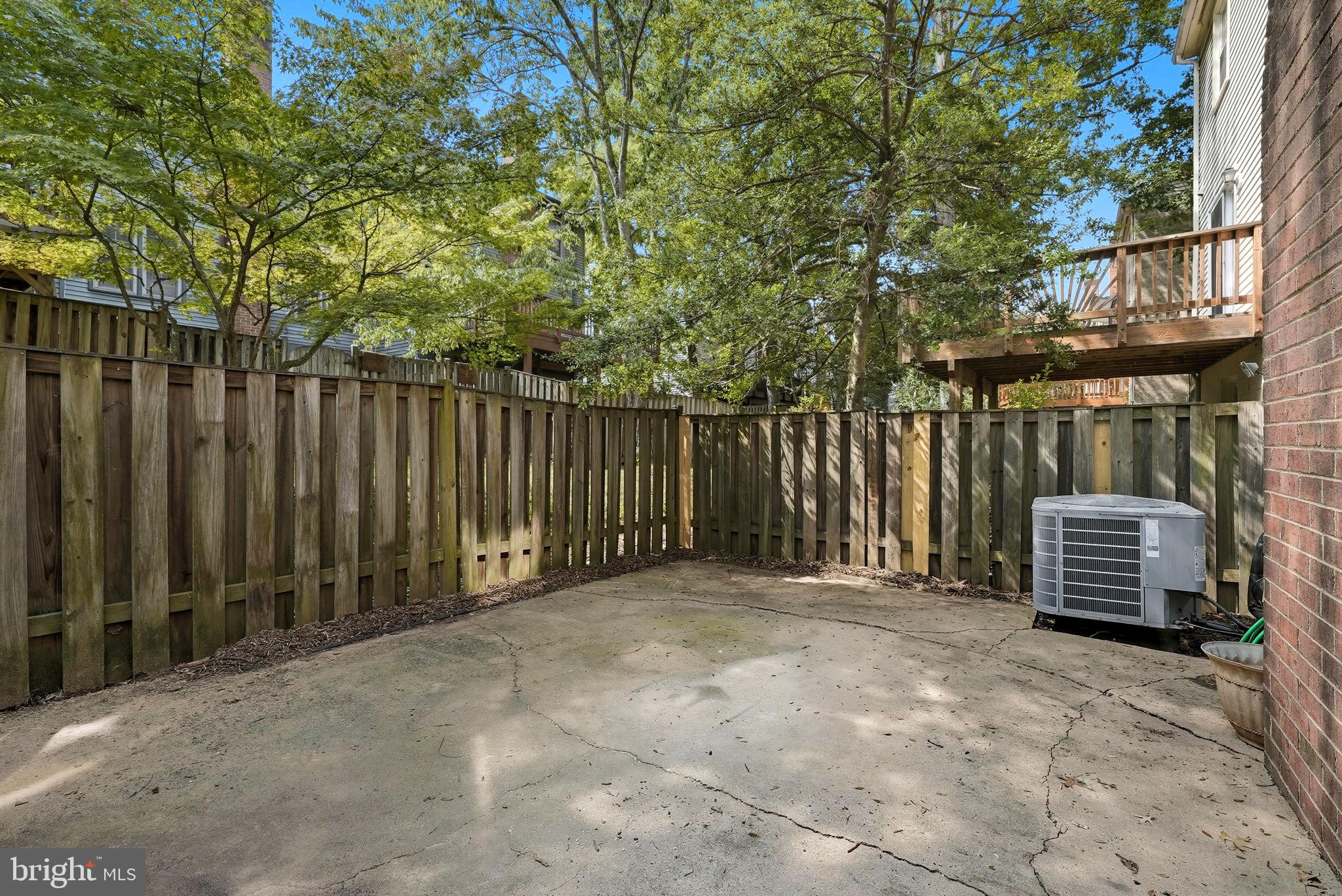 COUNTRY CREEK - Residential