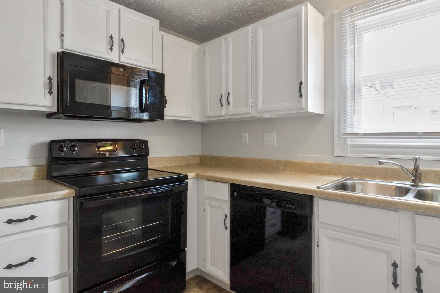 AMBER MEADOWS - Residential