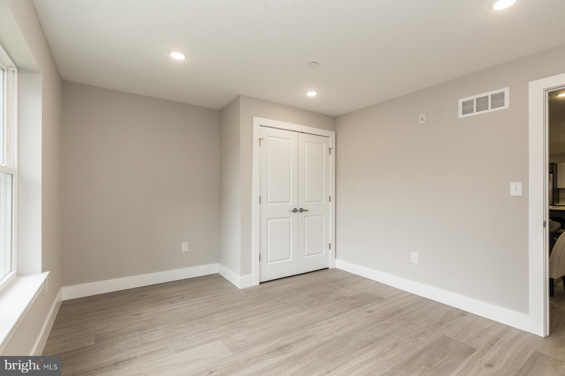 LUDLOW - Residential Lease