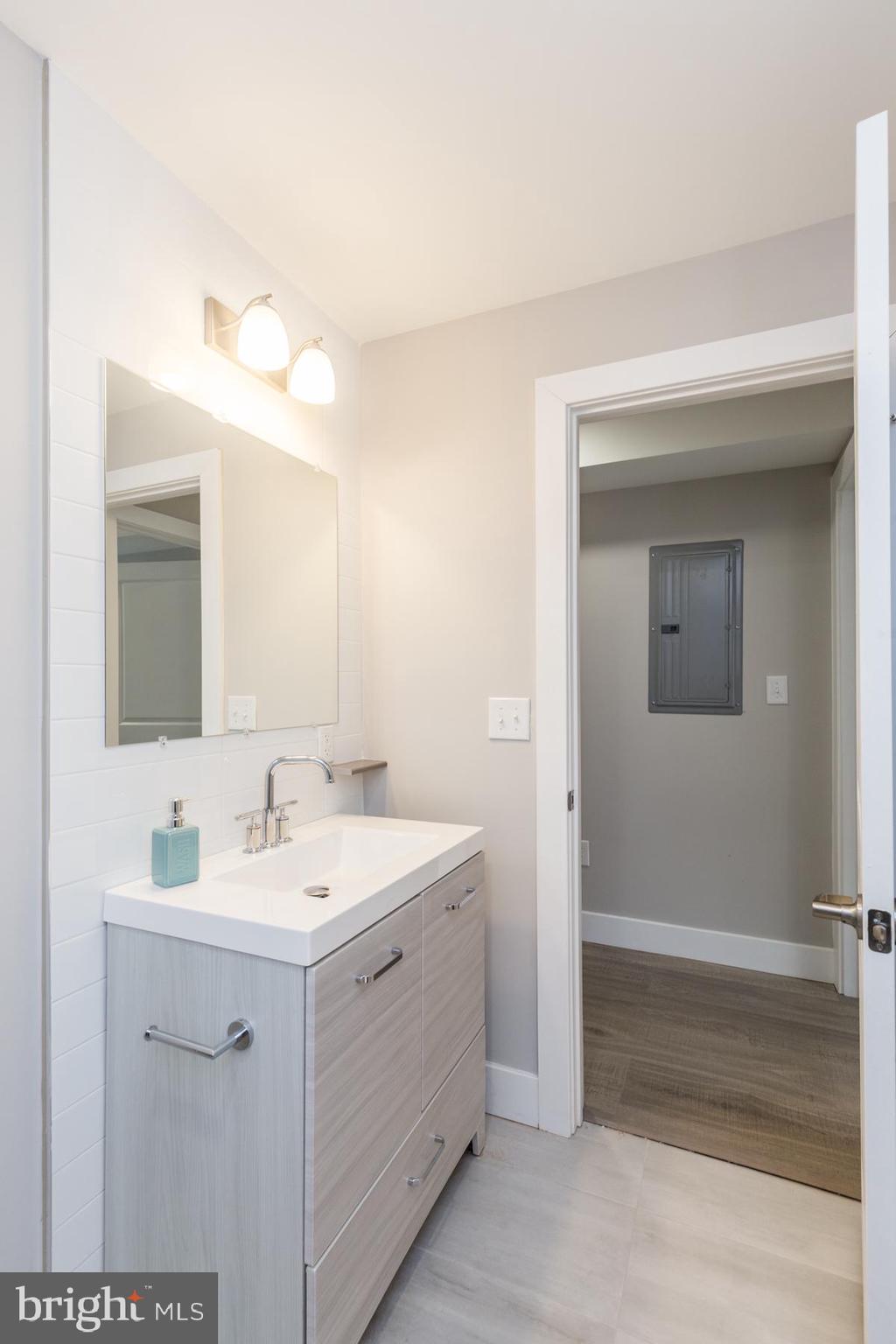 LUDLOW - Residential Lease