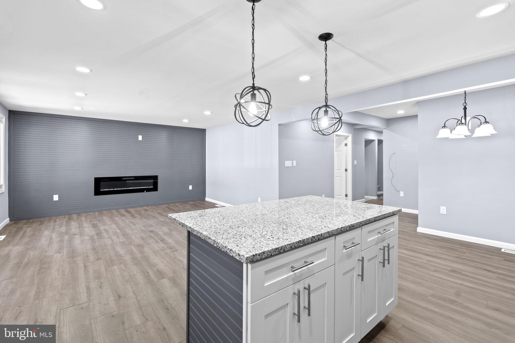 ABERDEEN HILLS - Residential