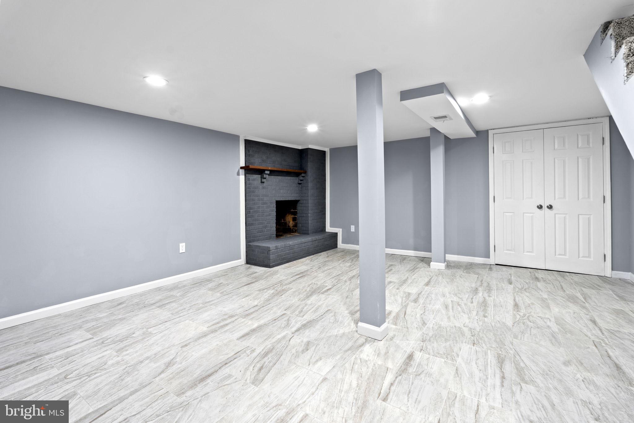 ABERDEEN HILLS - Residential