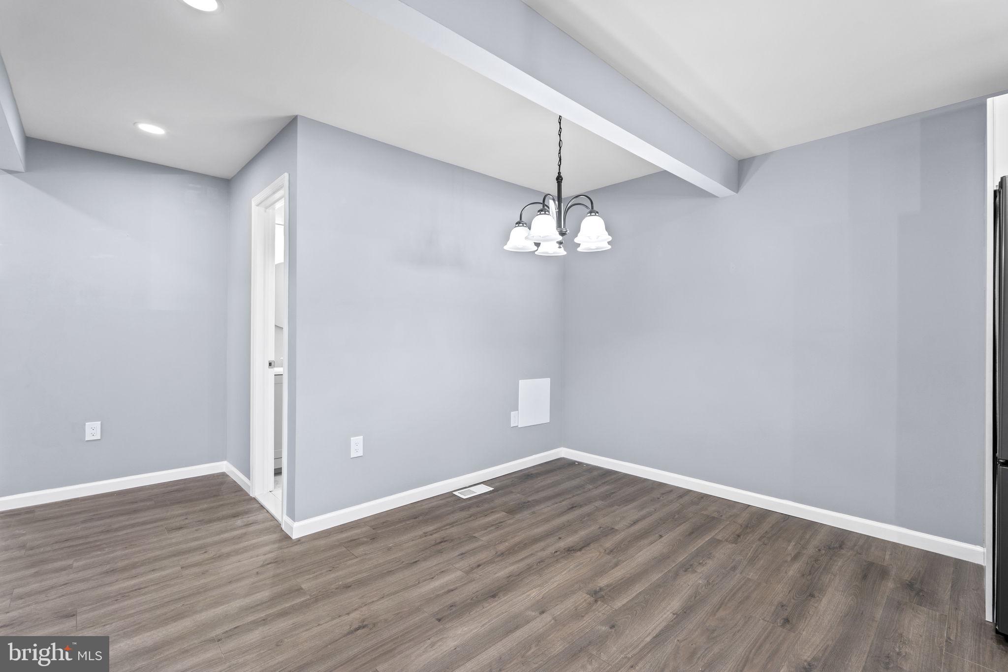 ABERDEEN HILLS - Residential