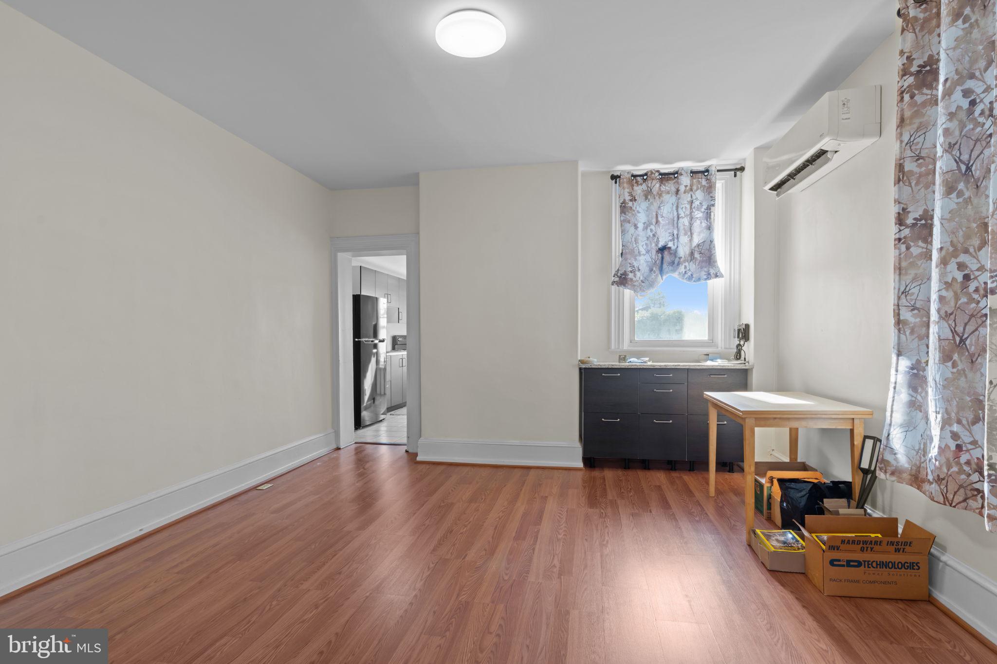 ROXBOROUGH VILLAGE - Residential