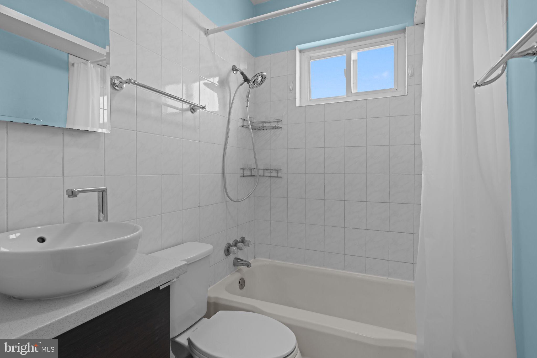 ROXBOROUGH VILLAGE - Residential