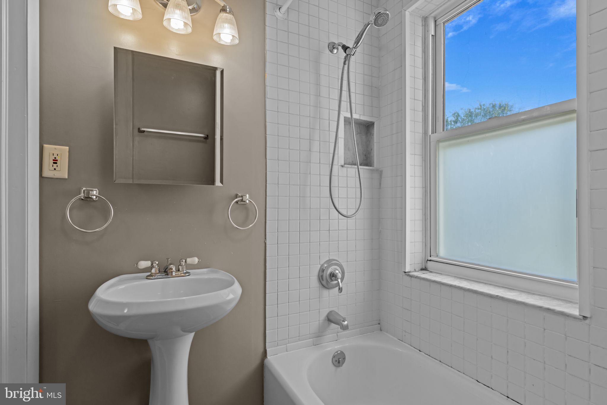 ROXBOROUGH VILLAGE - Residential