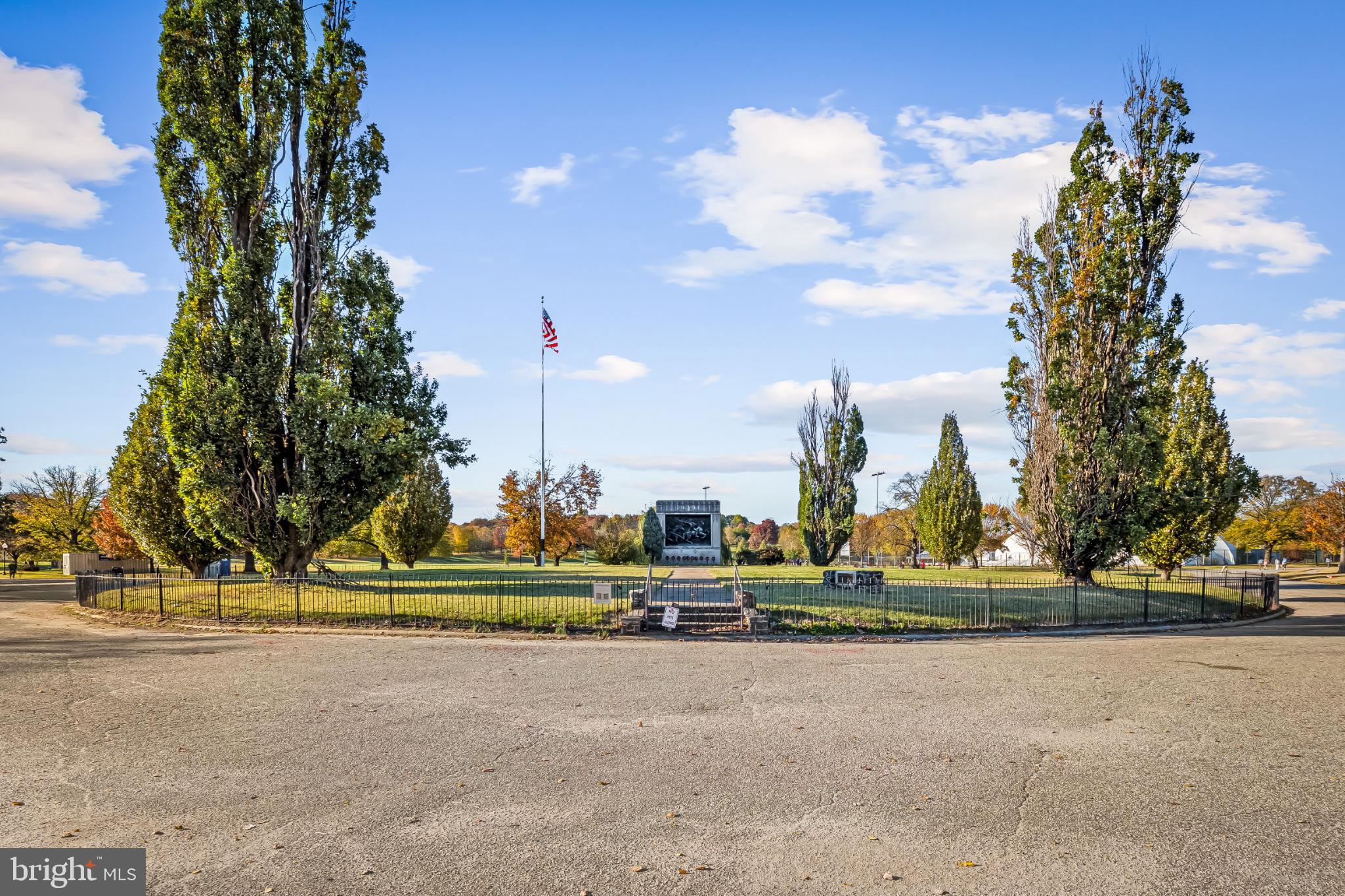 HIGHLANDTOWN - Residential Income