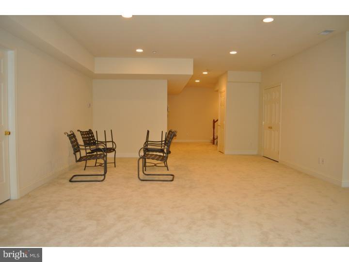 POTTERS POND - Residential