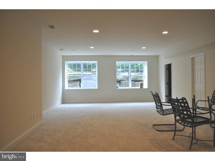 POTTERS POND - Residential